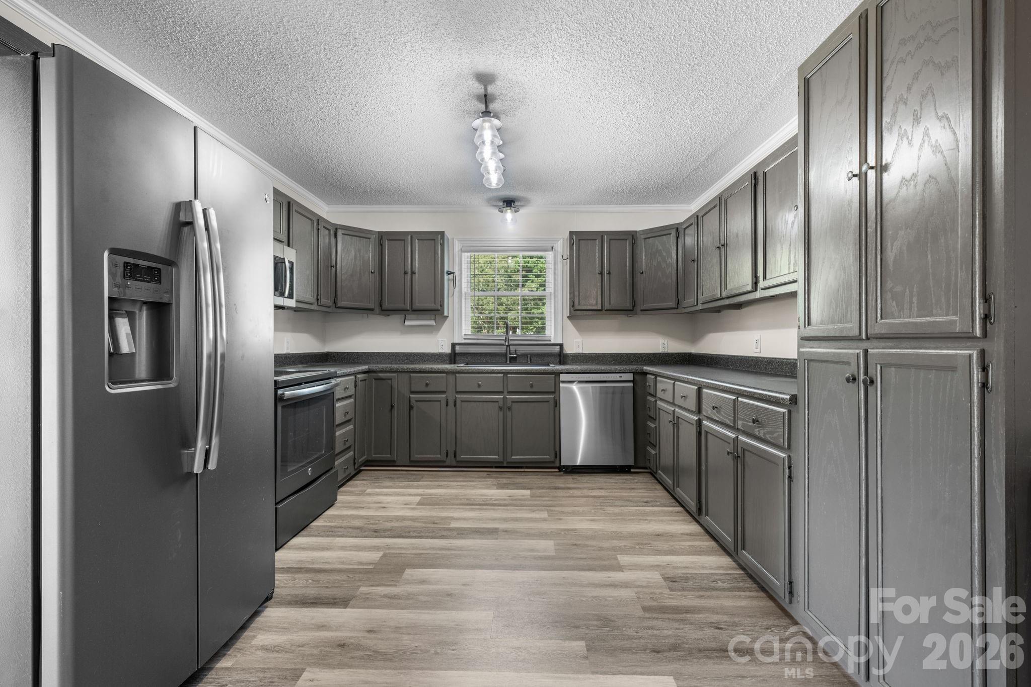 Single Family Residence at 5795 Valley Field Road, Hickory, photo 12 of 48