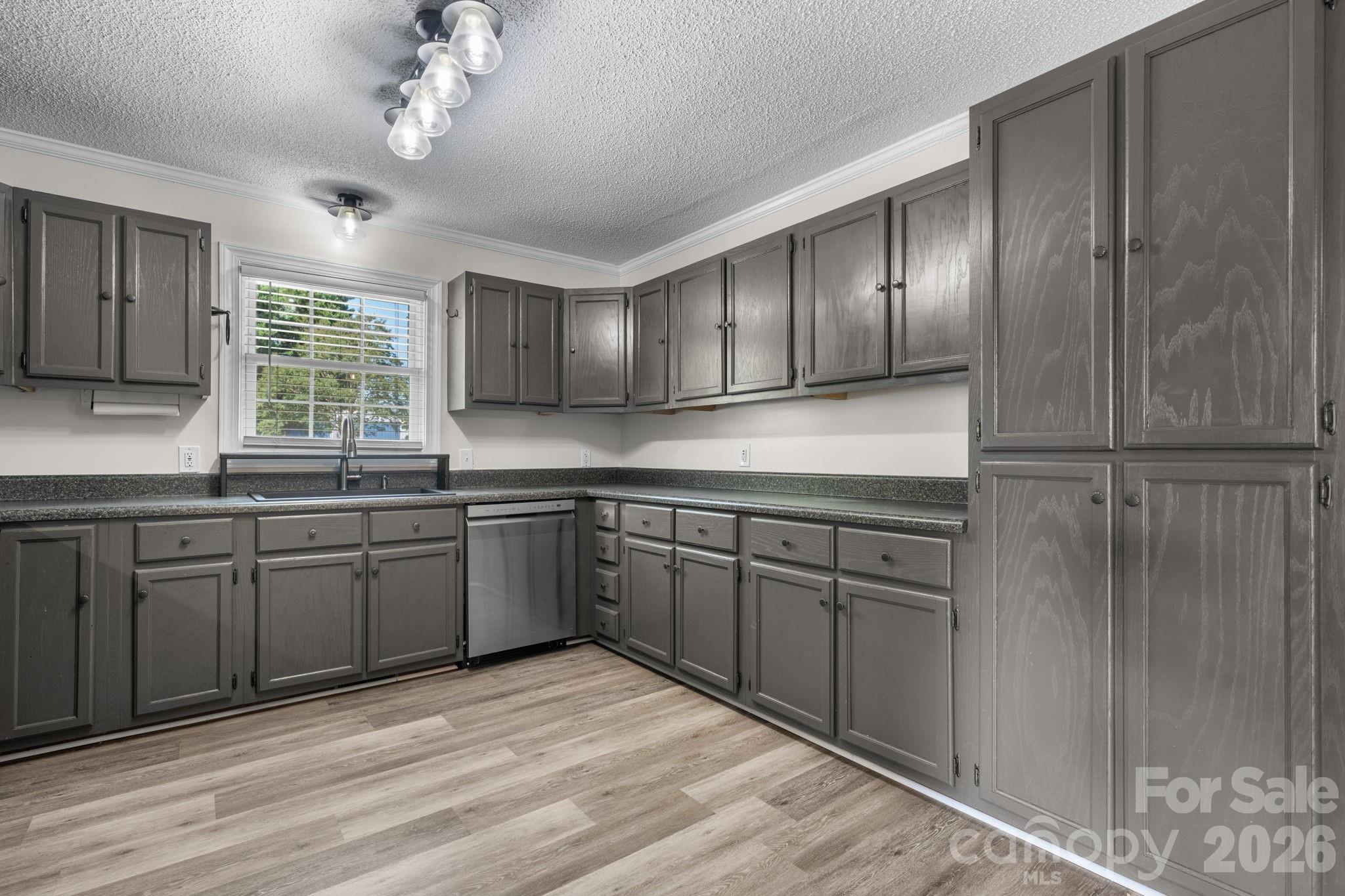 Single Family Residence at 5795 Valley Field Road, Hickory, photo 13 of 48