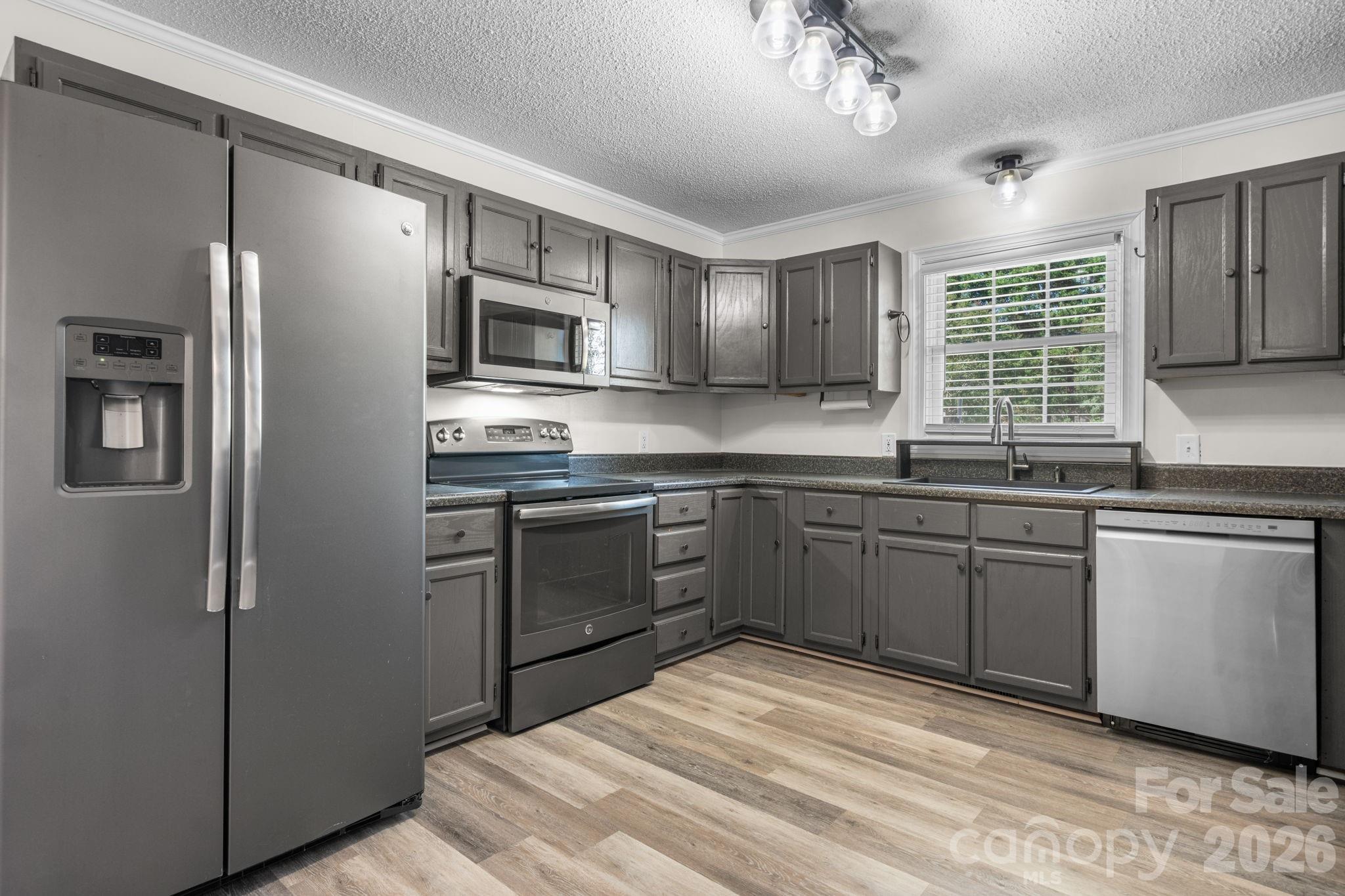 Single Family Residence at 5795 Valley Field Road, Hickory, photo 14 of 48