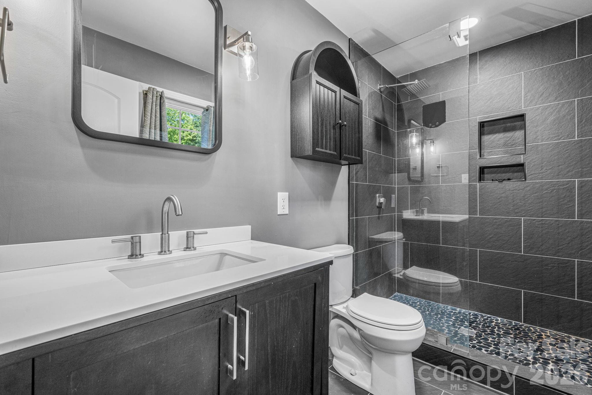 Single Family Residence at 5795 Valley Field Road, Hickory, photo 18 of 48