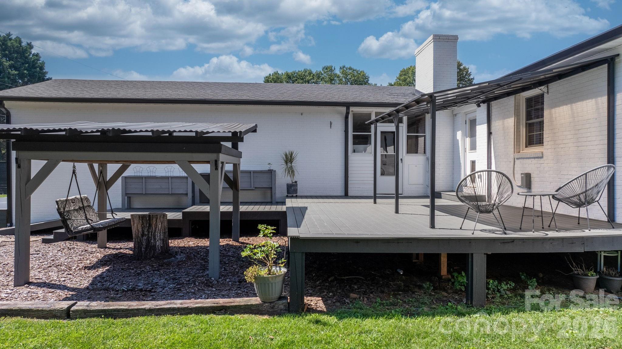 Single Family Residence at 5795 Valley Field Road, Hickory, photo 35 of 48
