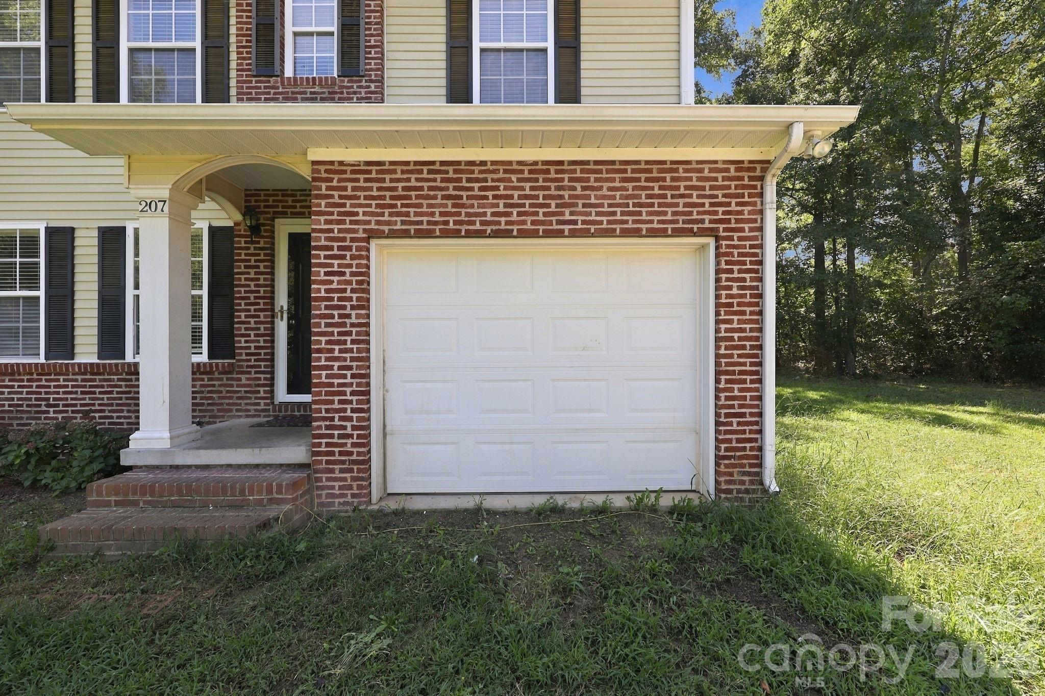 Single Family Residence at 207 Aceland Circle, Salisbury, photo 12 of 54