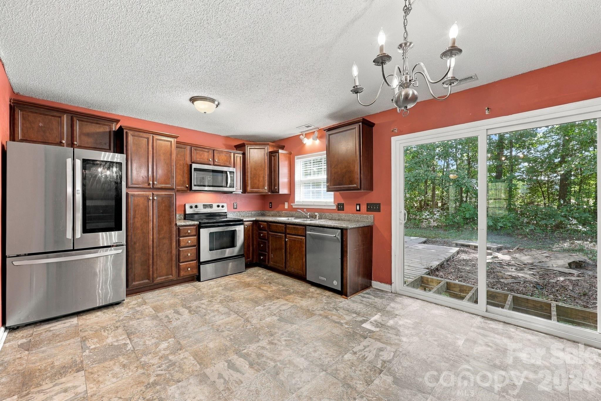 Single Family Residence at 207 Aceland Circle, Salisbury, photo 11 of 54