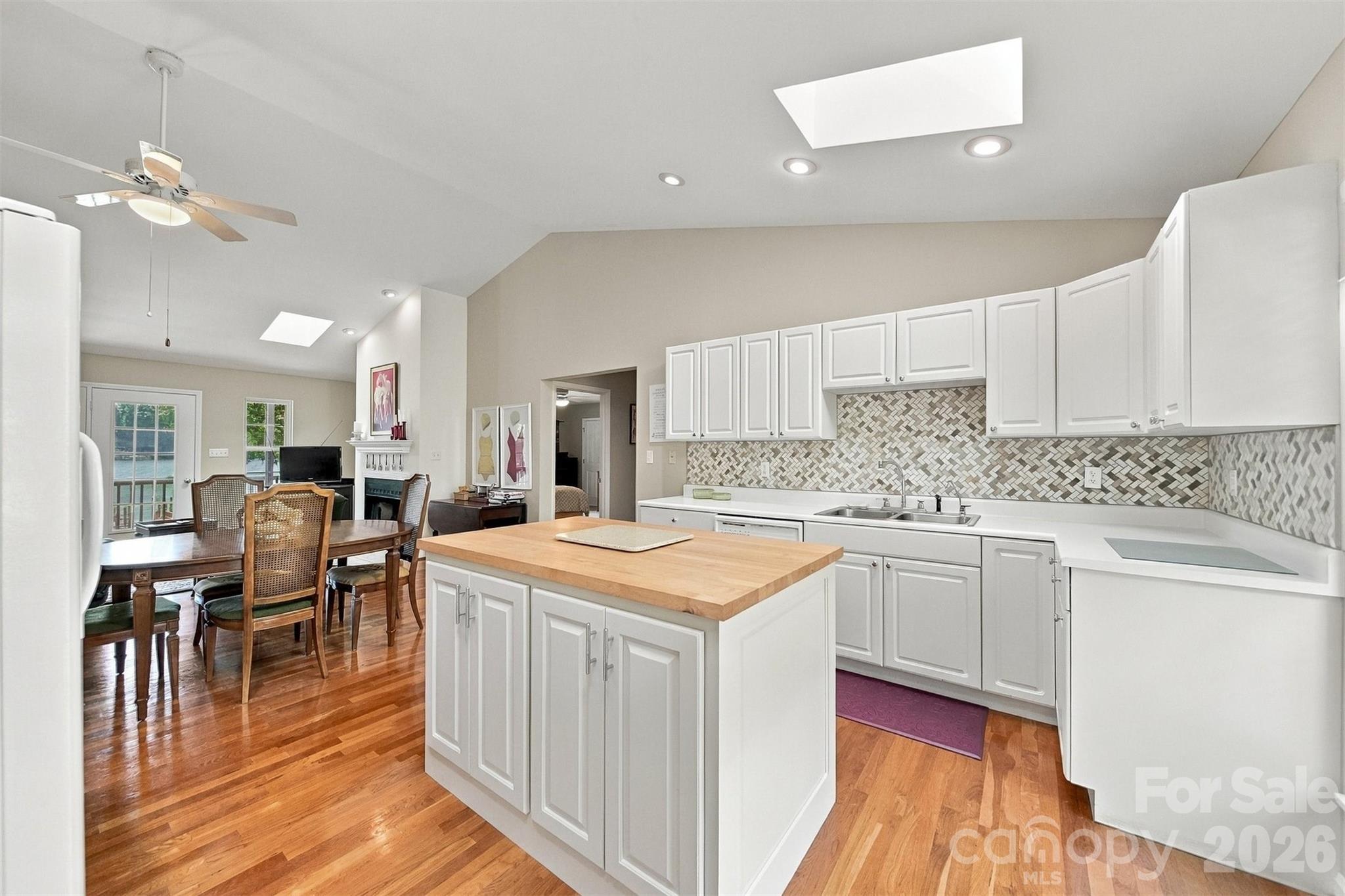 Single Family Residence at 81 Emerald Point Drive, Taylorsville, photo 11 of 40