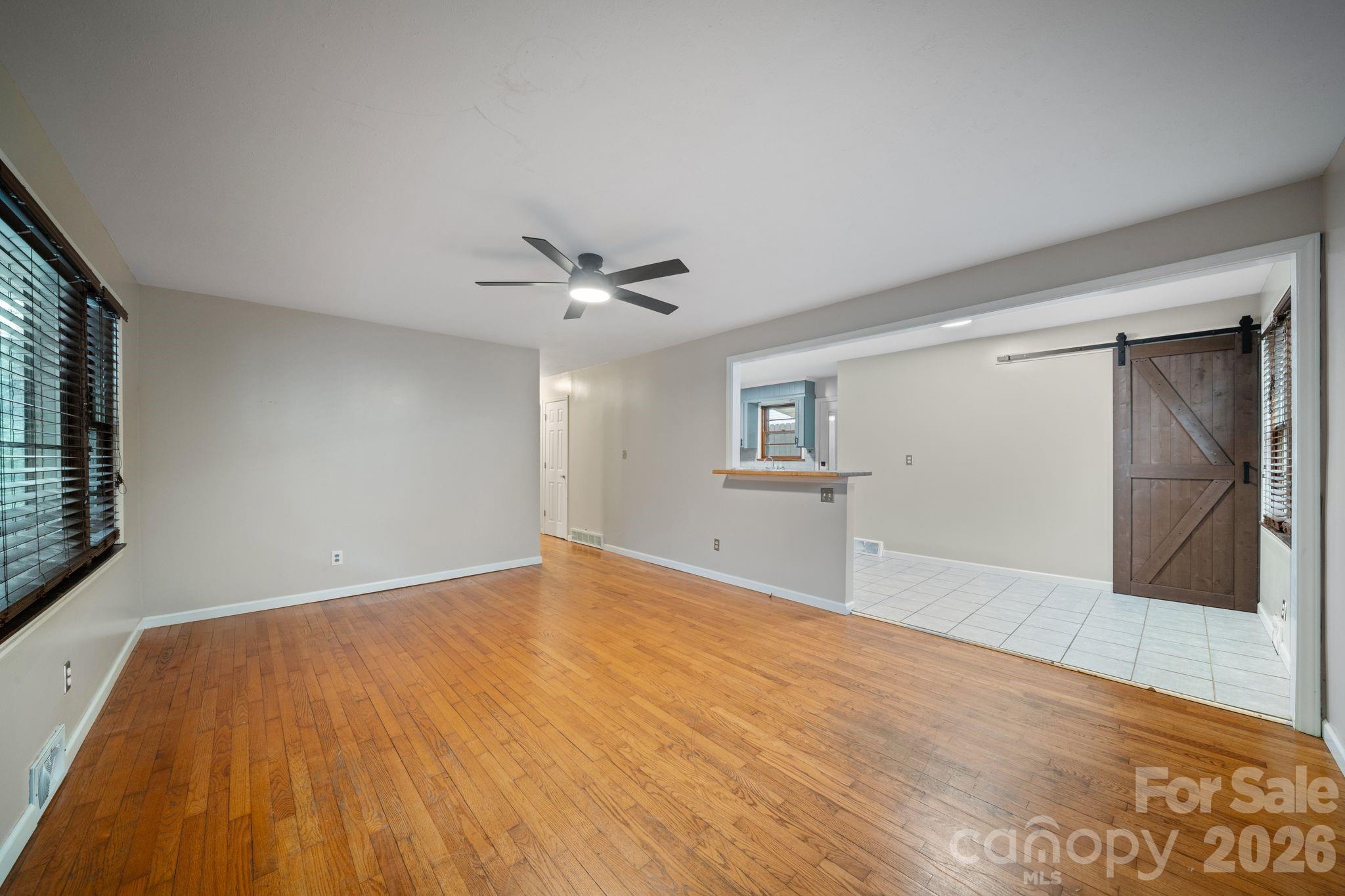 Single Family Residence at 212 Pennsylvania Avenue, Asheville, photo 7 of 37
