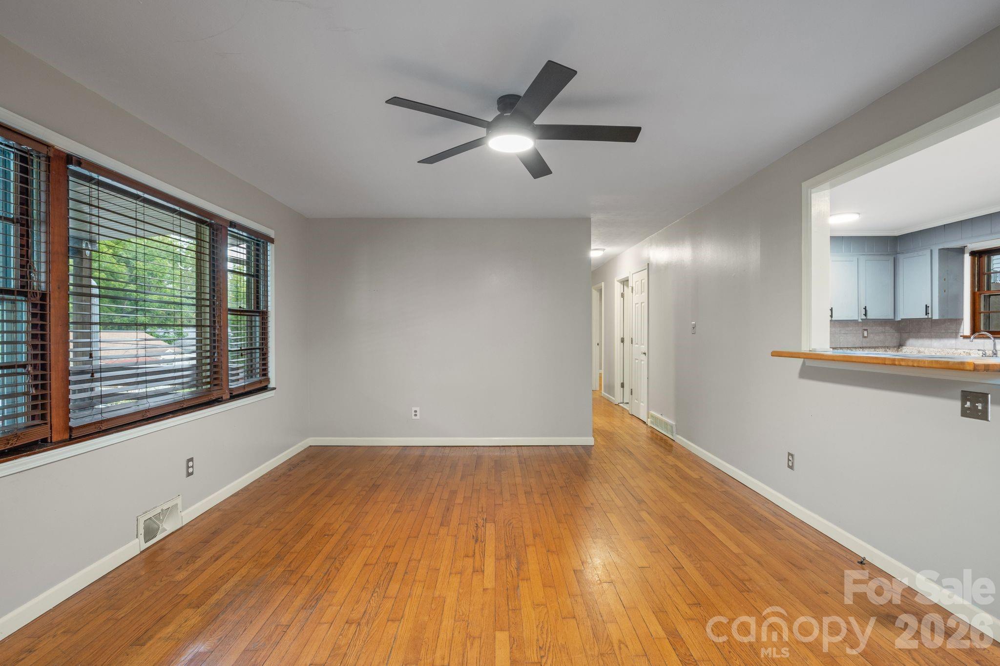 Single Family Residence at 212 Pennsylvania Avenue, Asheville, photo 9 of 37