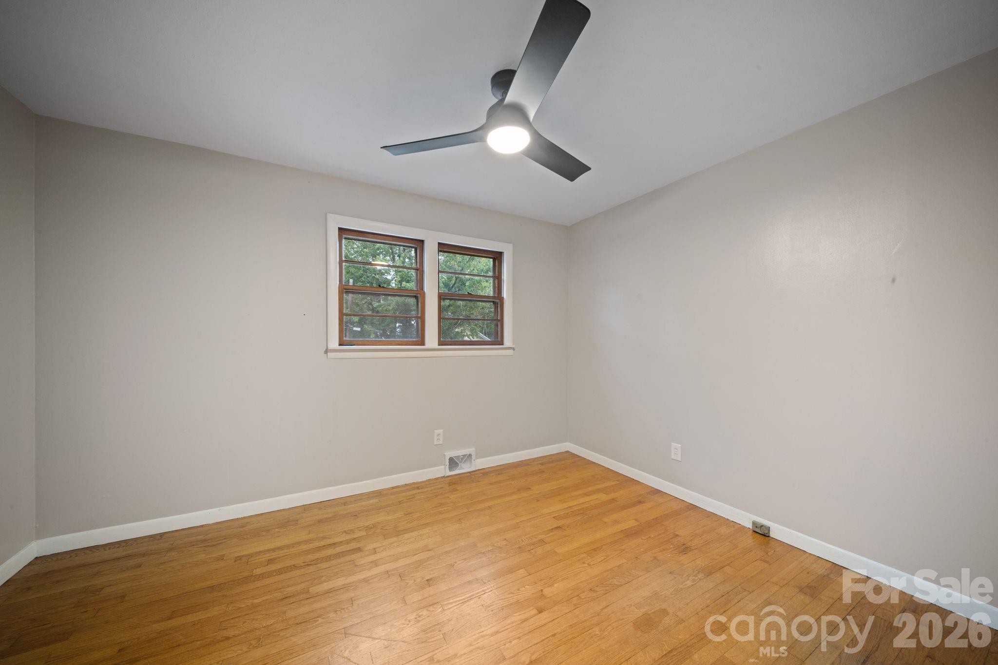 Single Family Residence at 212 Pennsylvania Avenue, Asheville, photo 14 of 37