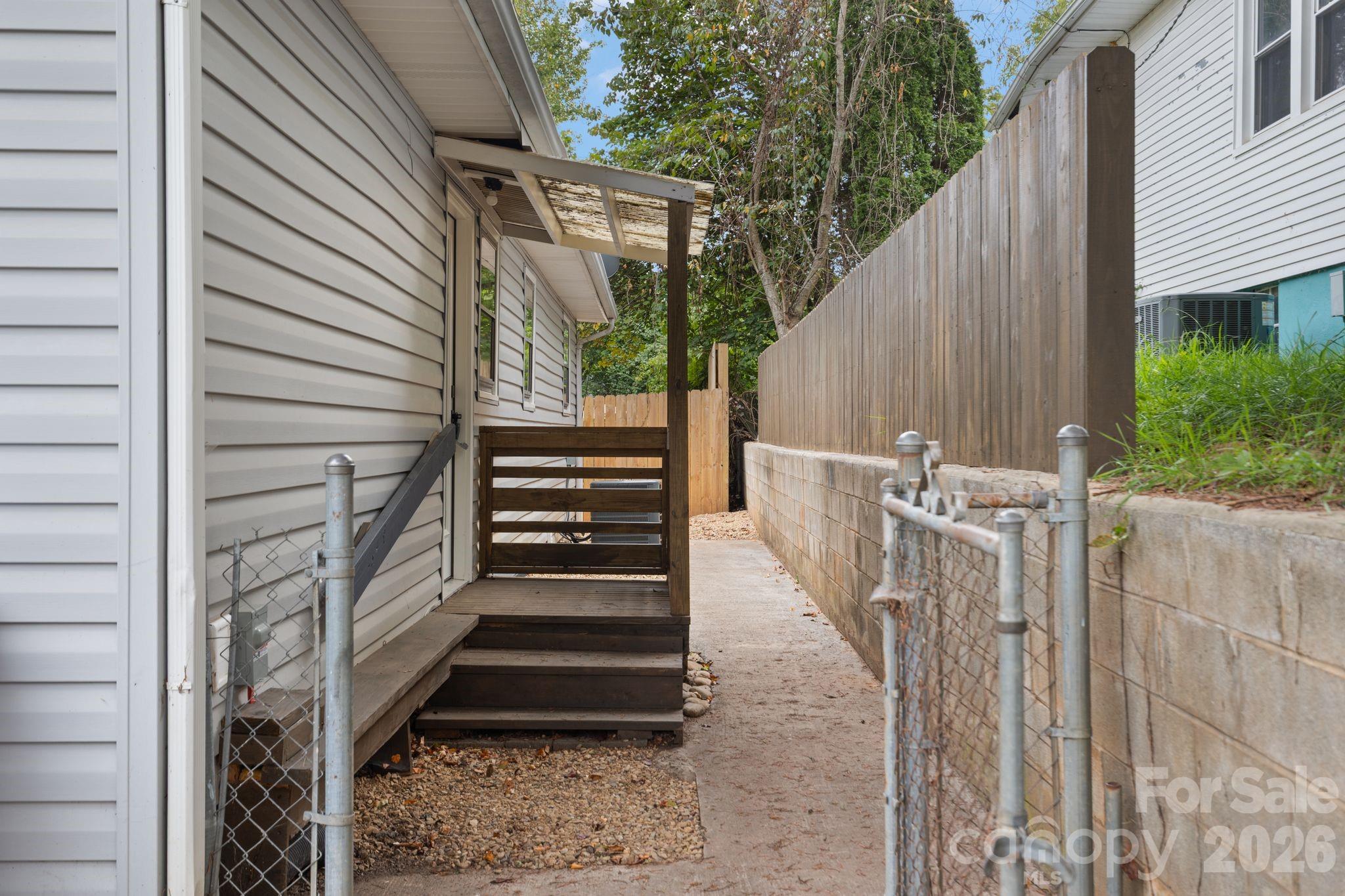 Single Family Residence at 212 Pennsylvania Avenue, Asheville, photo 21 of 37