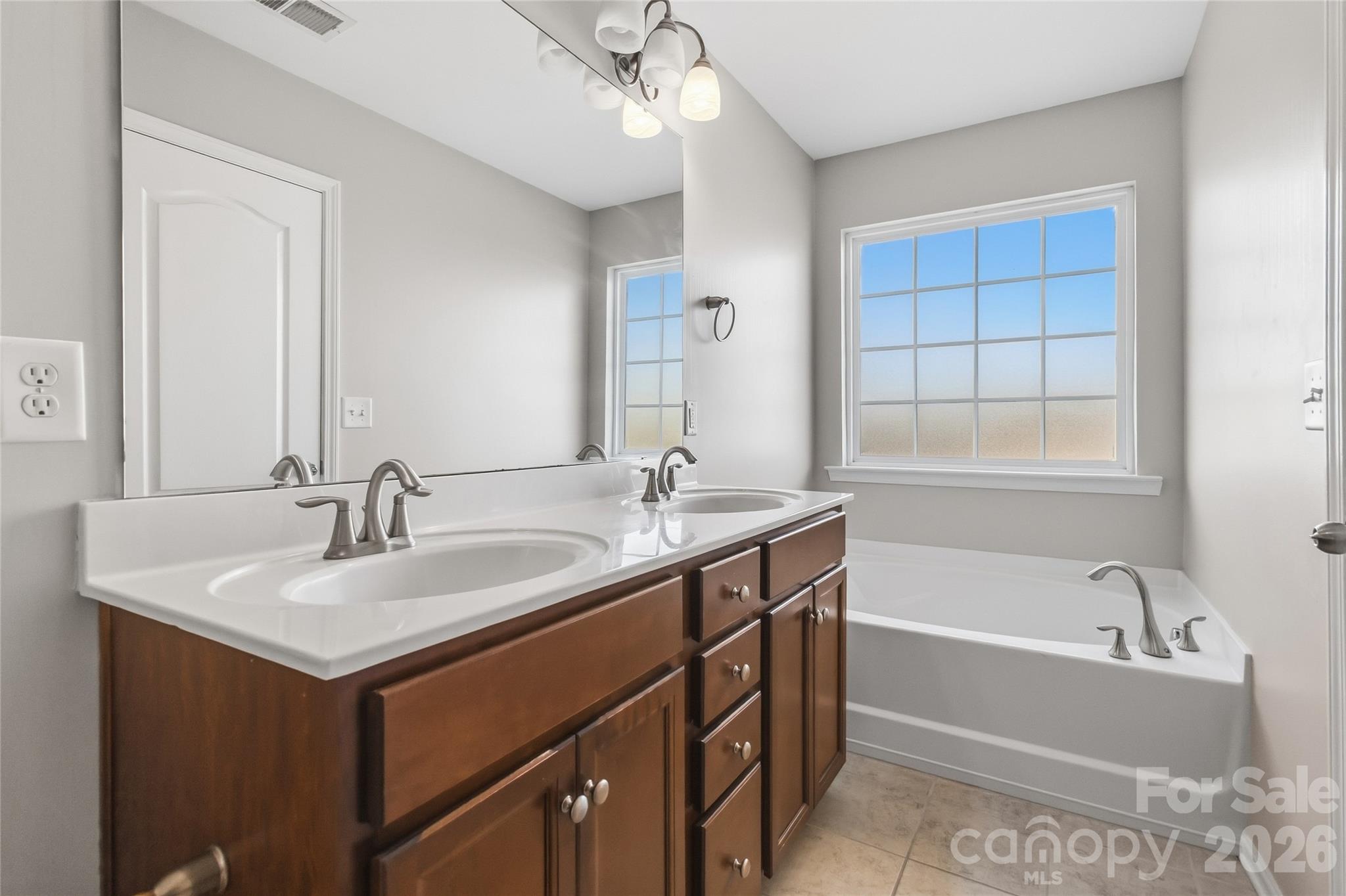 Townhouse at 10710 Kemptown Square Square S, Mint Hill, photo 14 of 25
