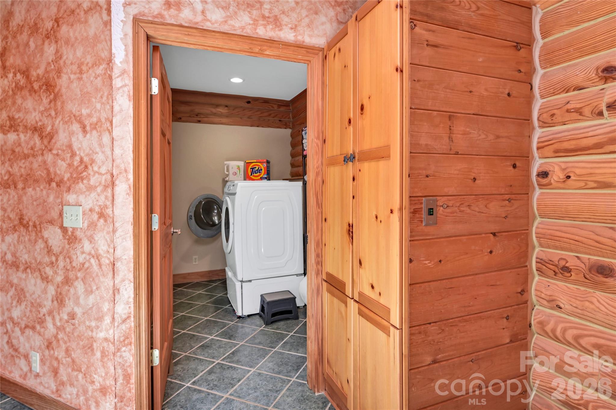 Laundry - 1040 Lawhorn Road, Blythewood