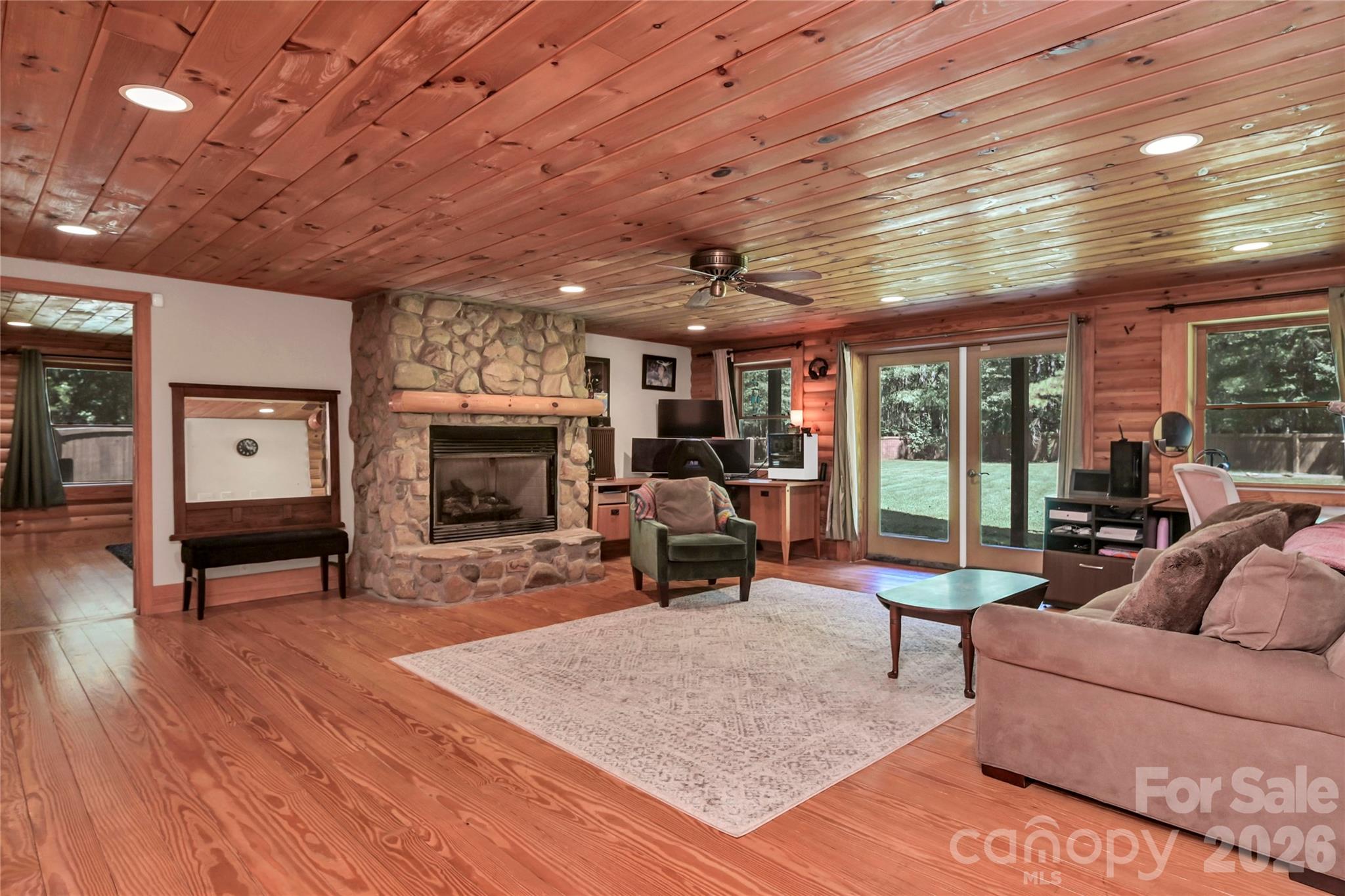 Great room/Den - 1040 Lawhorn Road, Blythewood