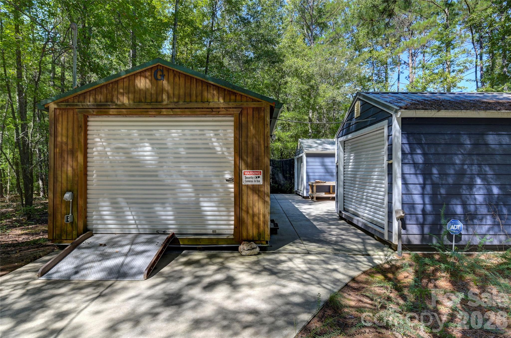 Storage sheds - 1040 Lawhorn Road, Blythewood