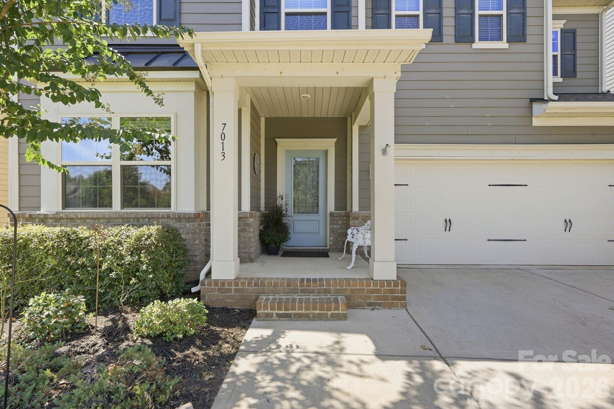 Single Family Residence at 7013 Hamilton Mill Drive, Waxhaw, photo 4 of 40