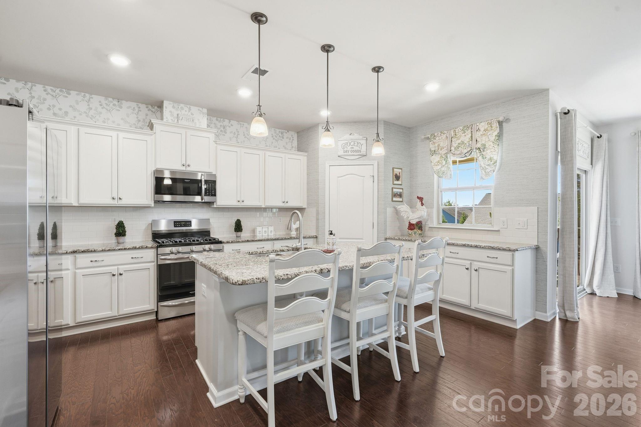 Single Family Residence at 7013 Hamilton Mill Drive, Waxhaw, photo 13 of 40