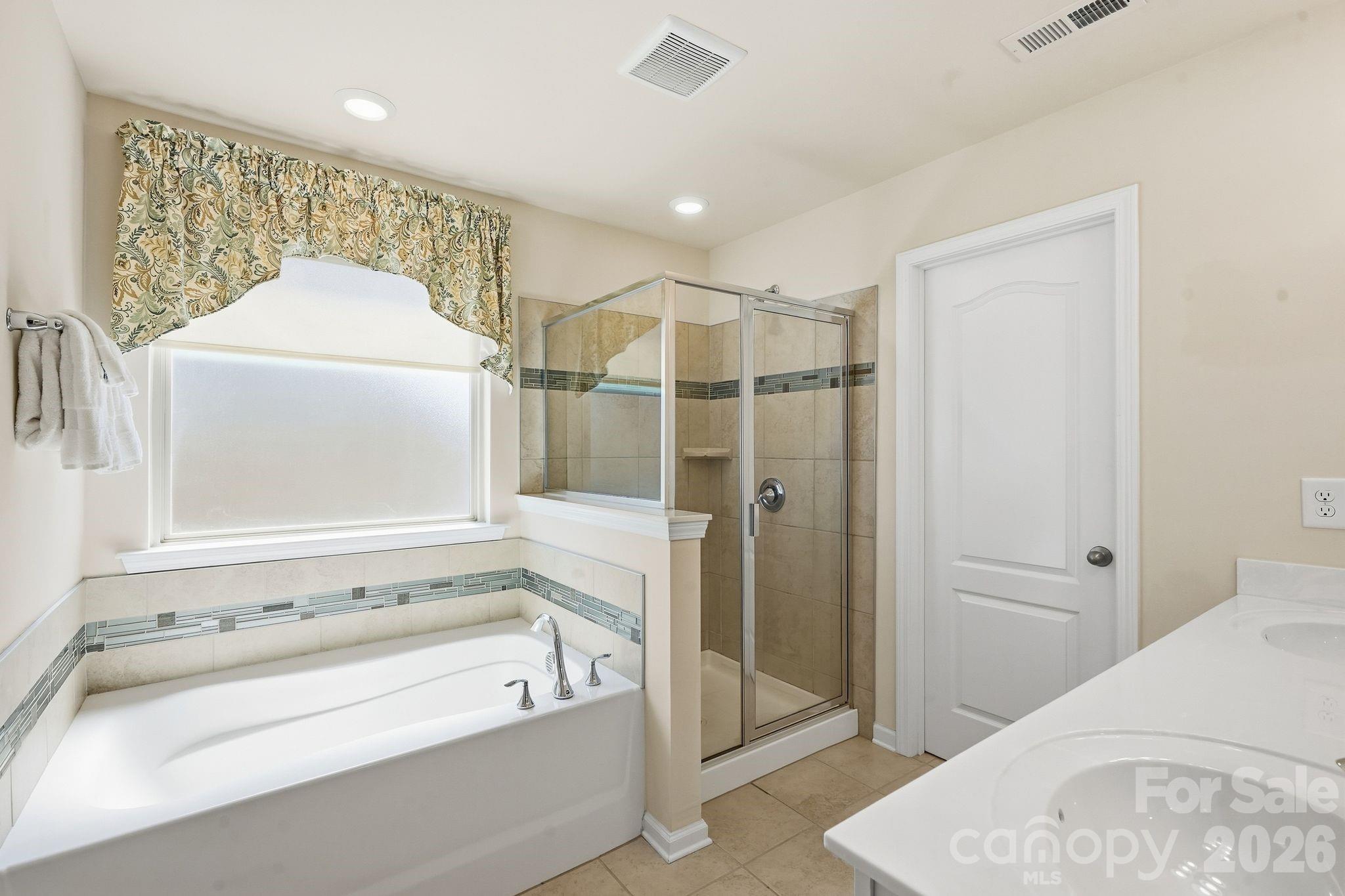 Single Family Residence at 7013 Hamilton Mill Drive, Waxhaw, photo 21 of 40