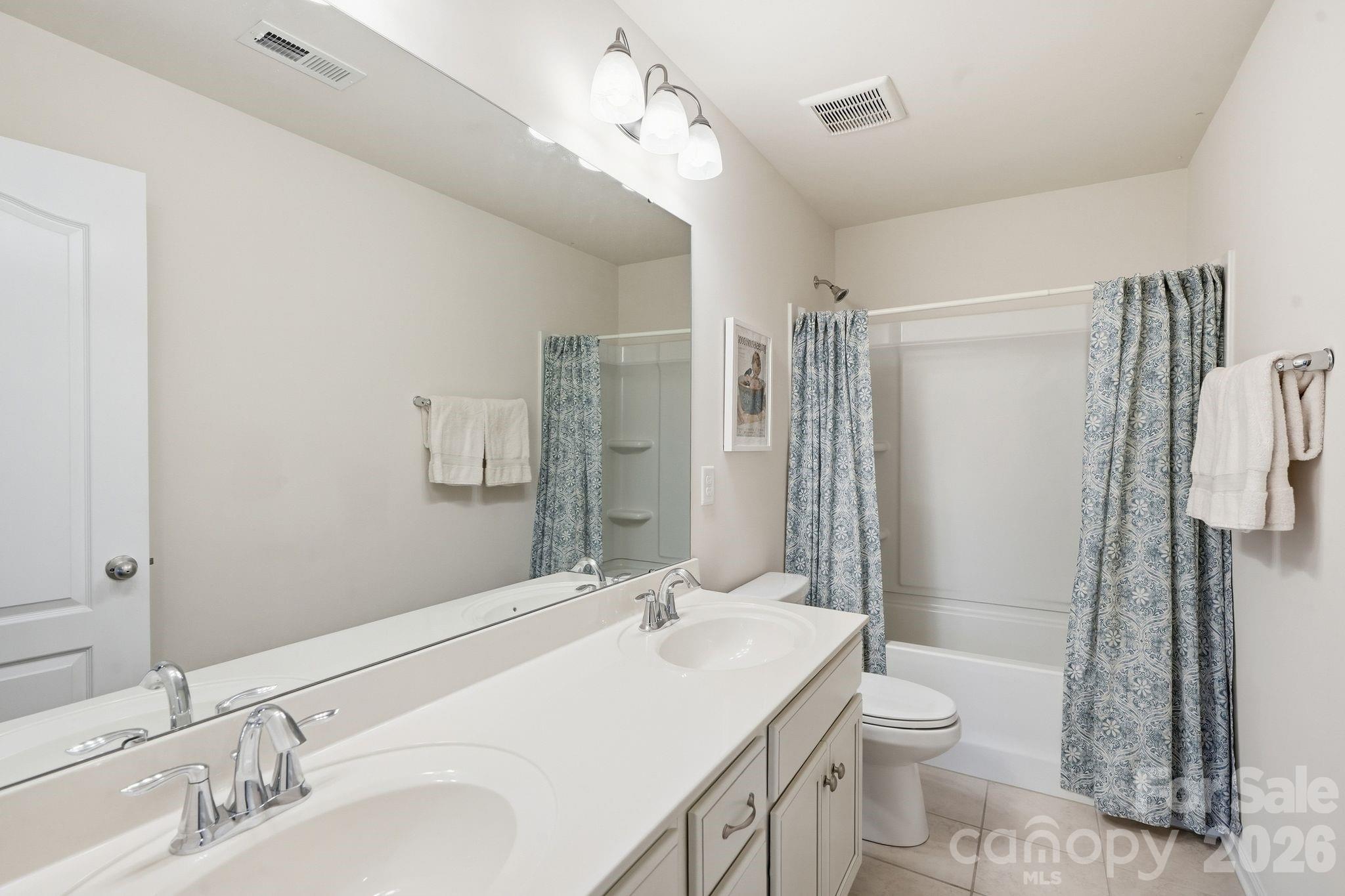 Single Family Residence at 7013 Hamilton Mill Drive, Waxhaw, photo 24 of 40