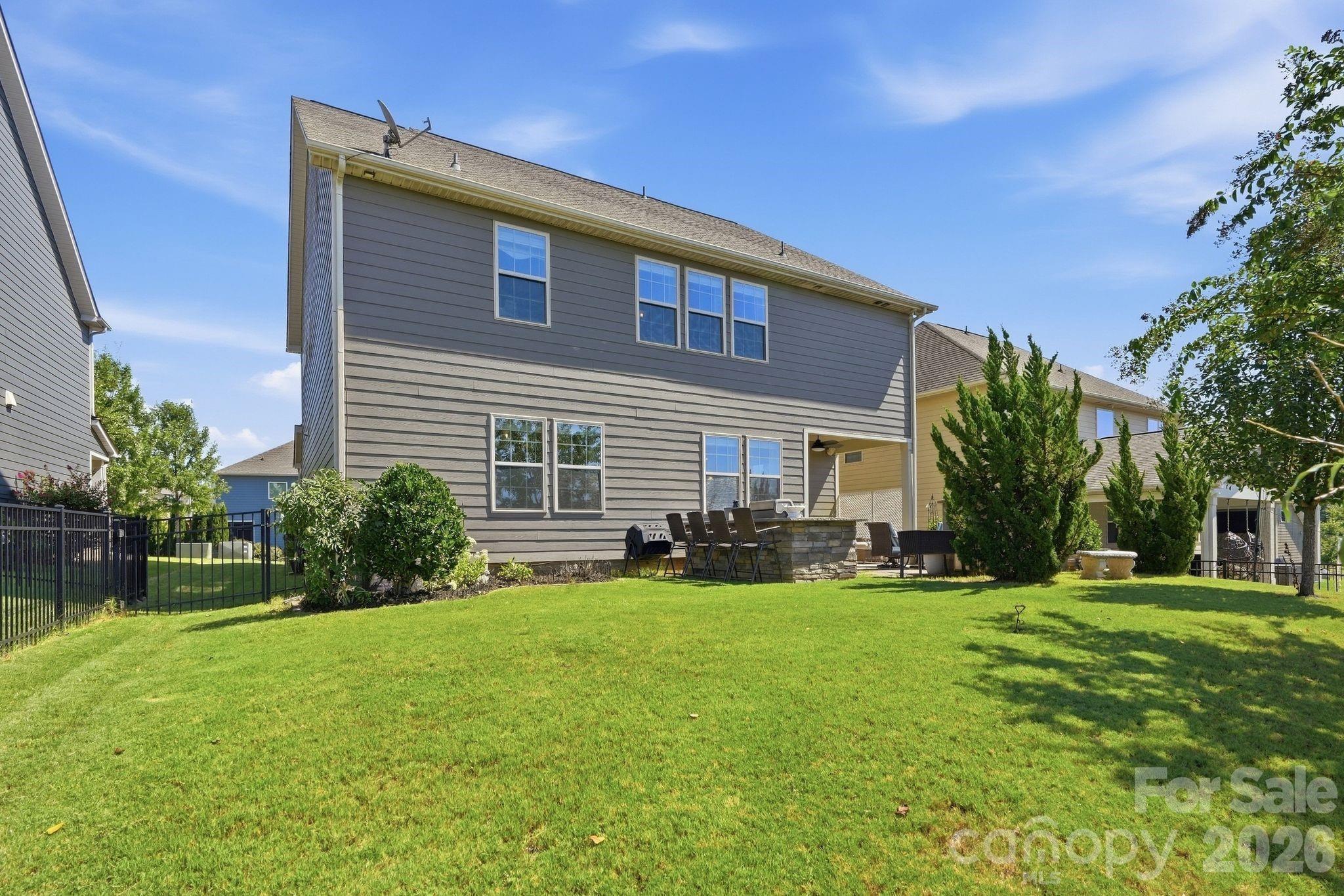 Single Family Residence at 7013 Hamilton Mill Drive, Waxhaw, photo 30 of 40