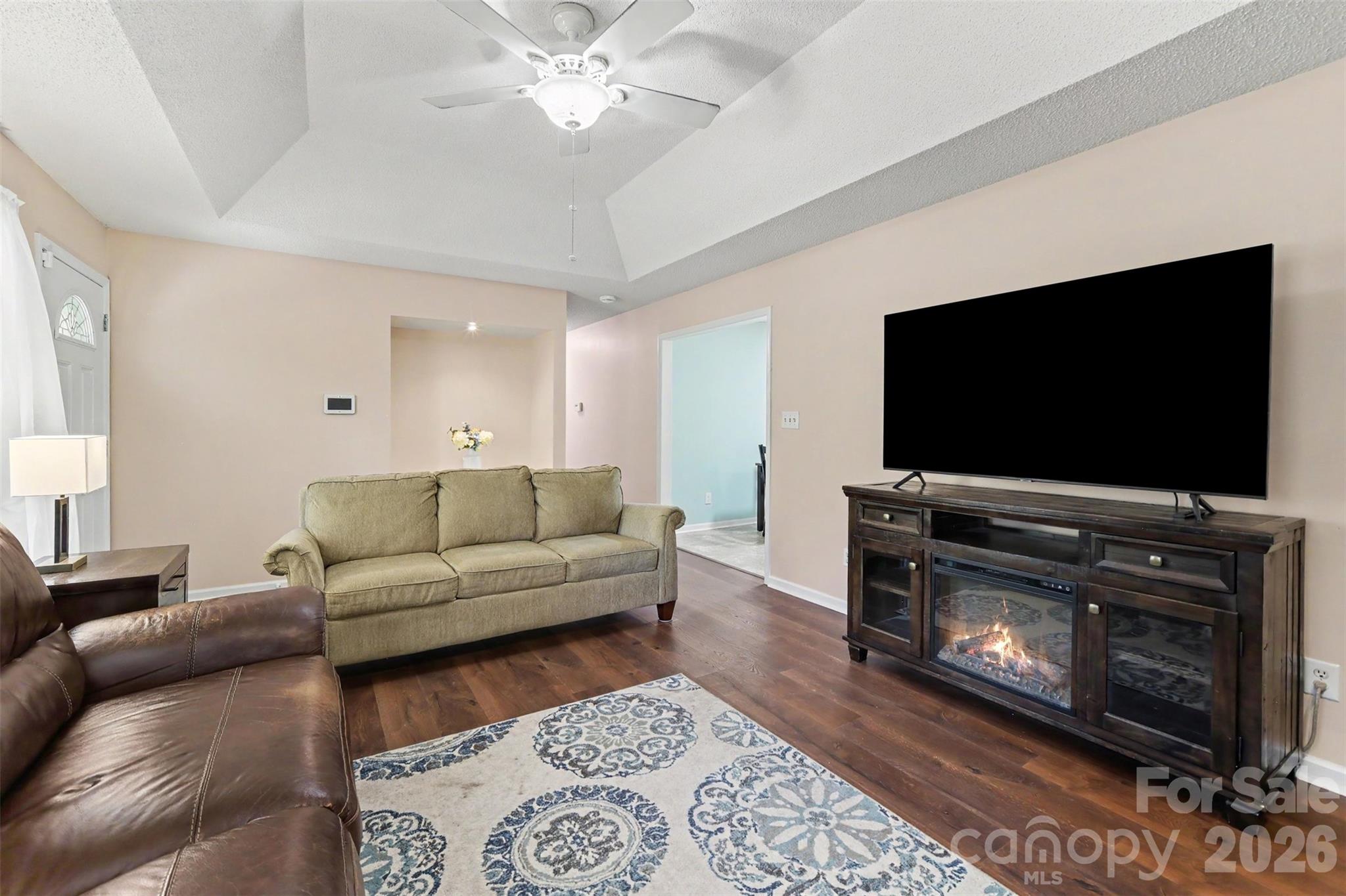 Single Family Residence at 515 Harmony Glen Circle, Rock Hill, photo 5 of 35