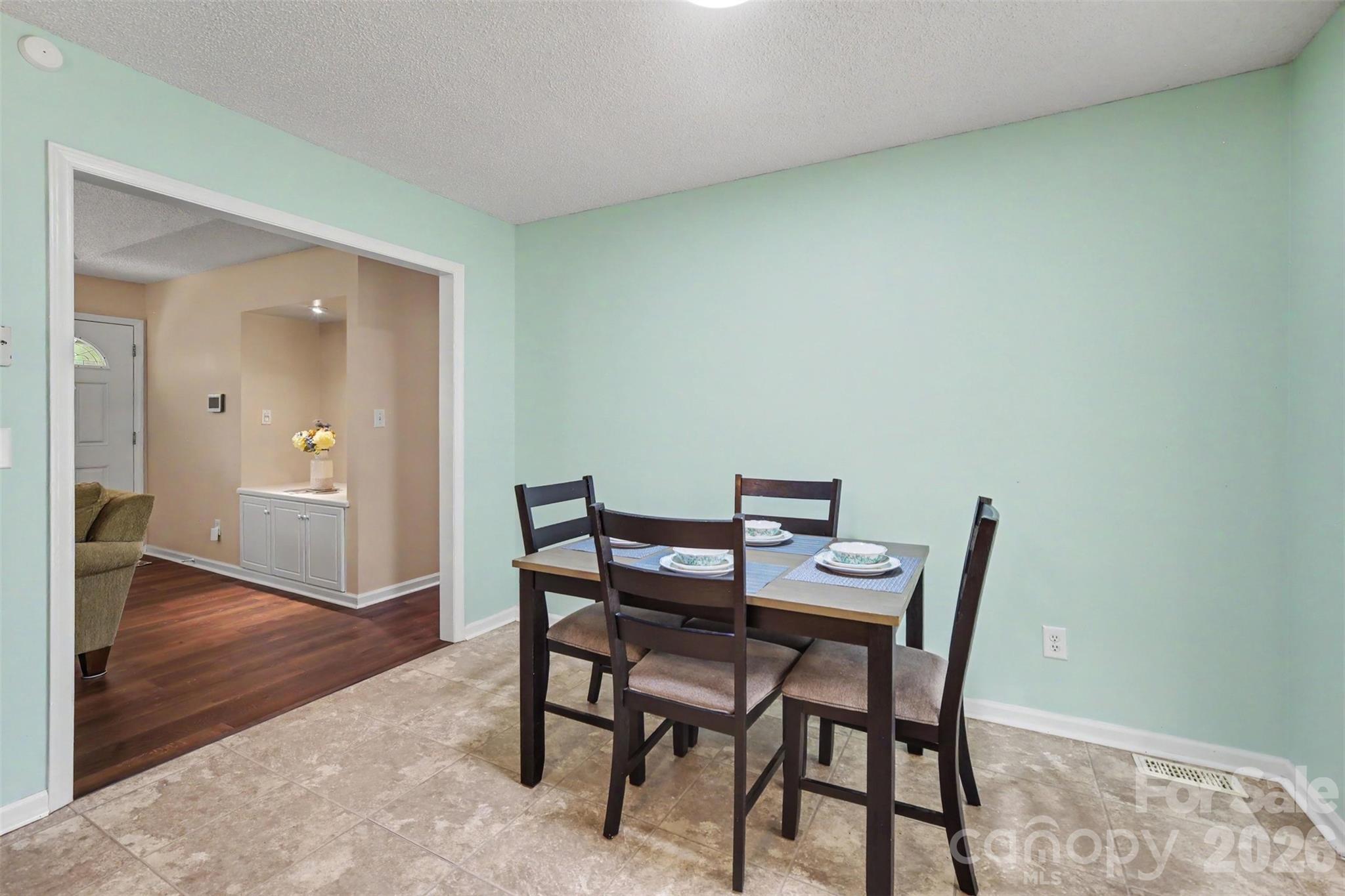 Single Family Residence at 515 Harmony Glen Circle, Rock Hill, photo 9 of 35