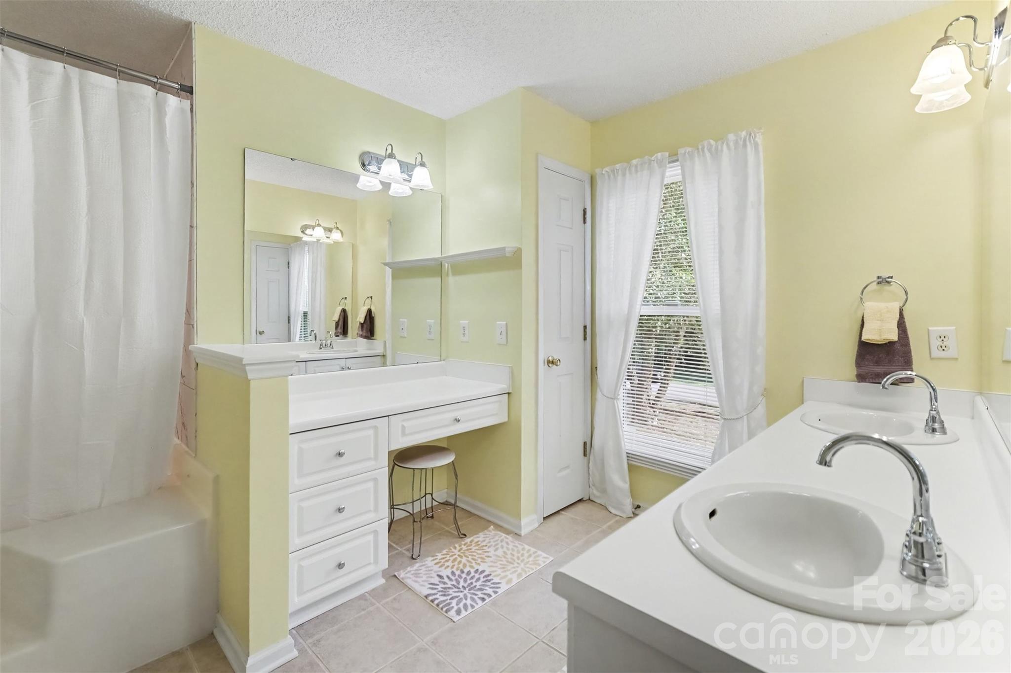 Single Family Residence at 515 Harmony Glen Circle, Rock Hill, photo 18 of 35
