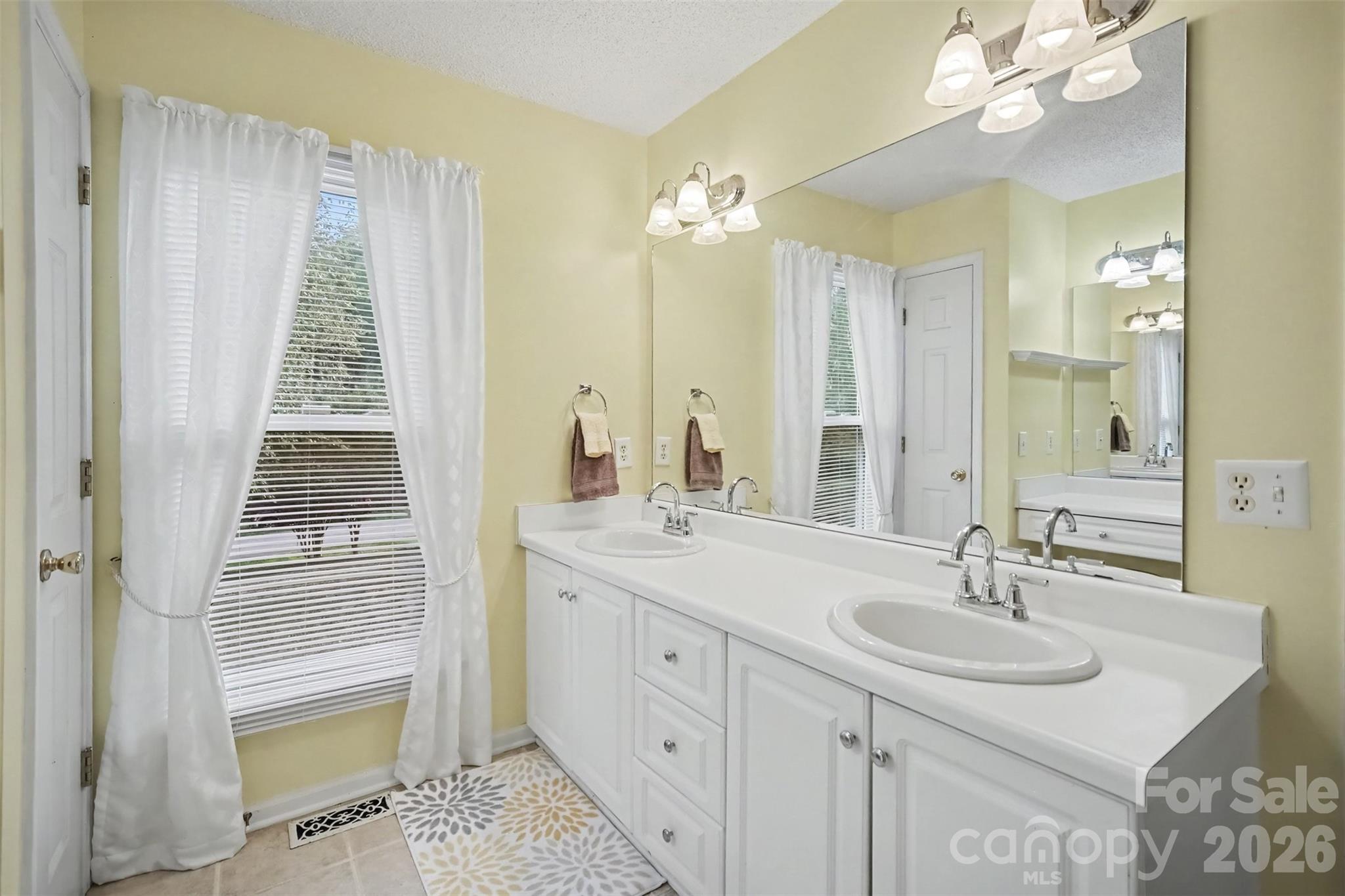 Single Family Residence at 515 Harmony Glen Circle, Rock Hill, photo 19 of 35