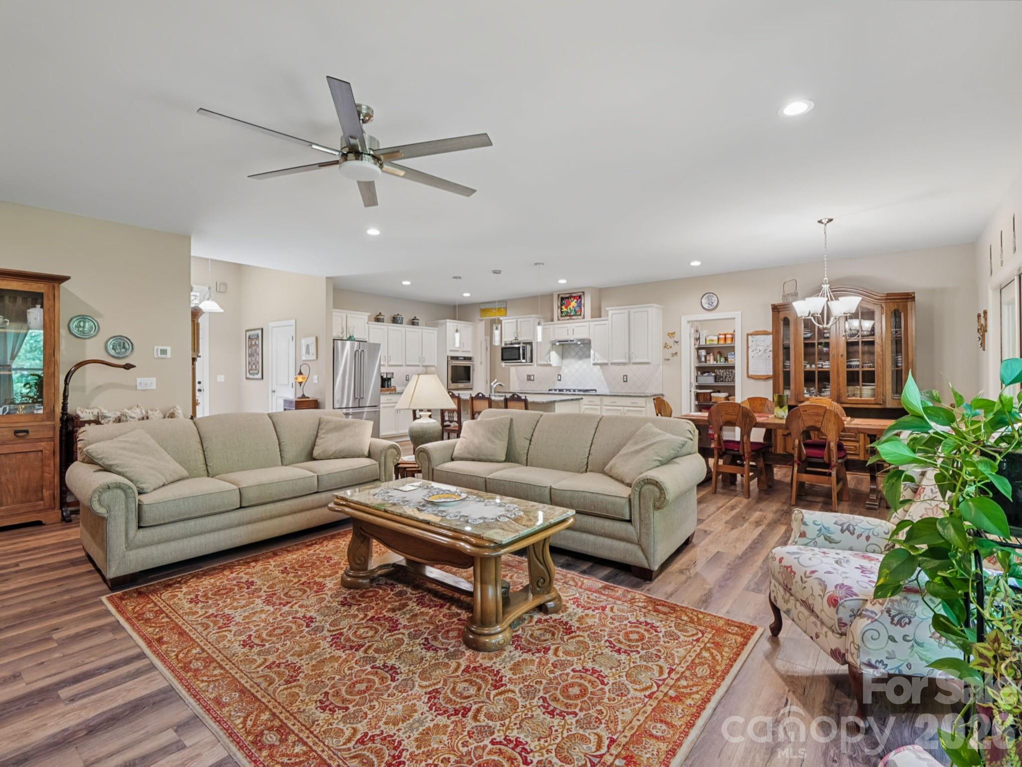 Spacious Living Room - 168 Willow Place Circle, Hendersonville