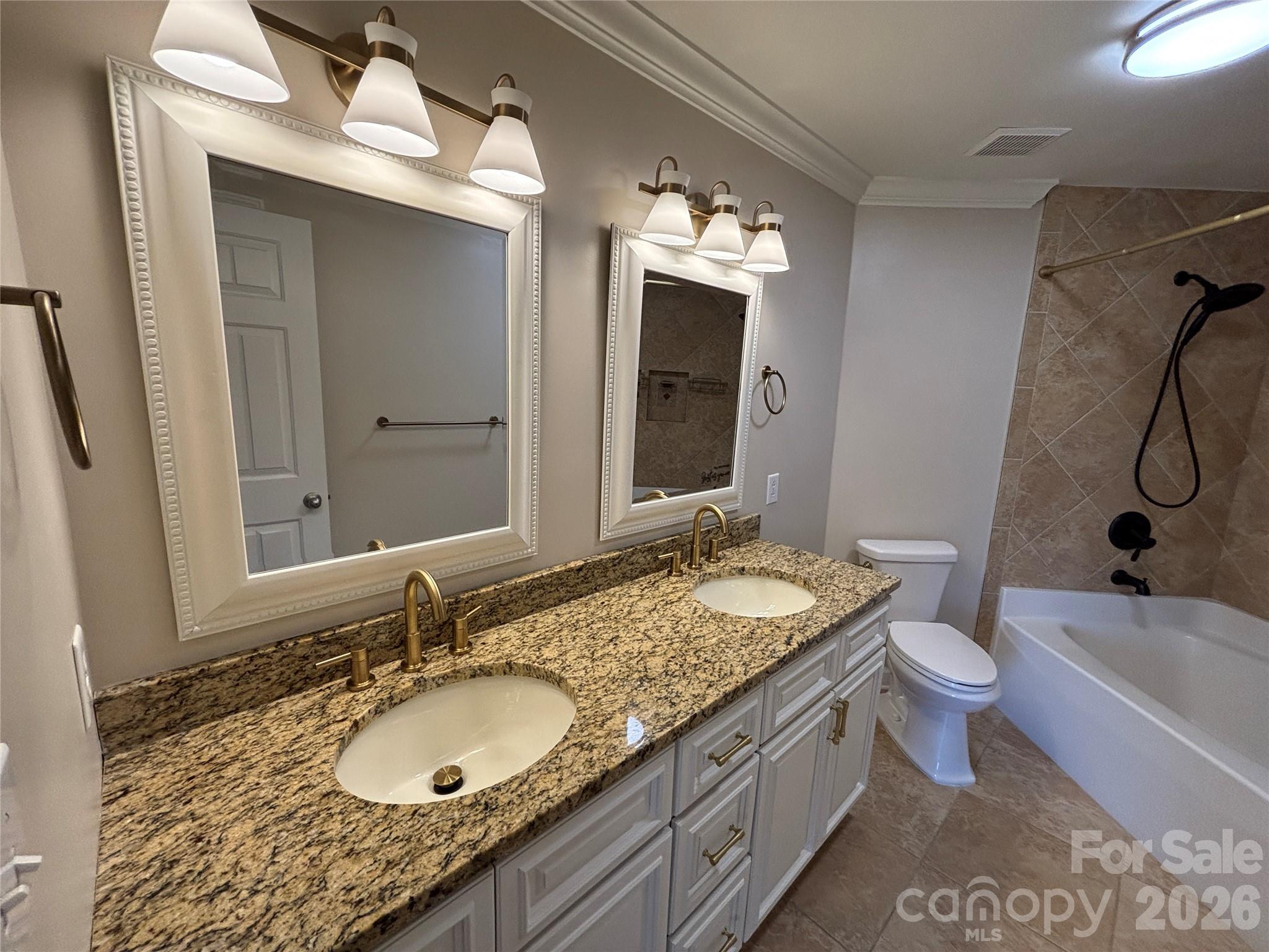 Primary bathroom - 1332 Torrence Circle, Davidson