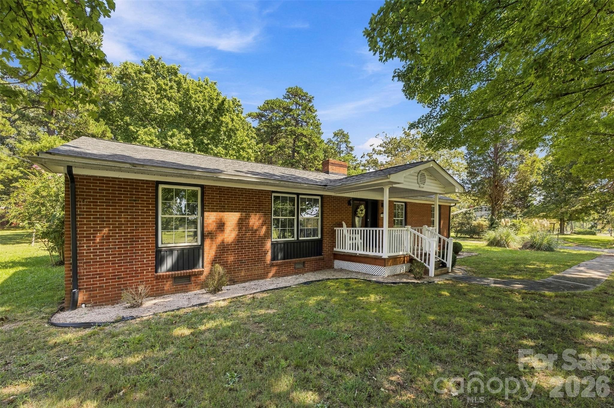 Single Family Residence at 4355 Franklin Community Center Road, Salisbury, photo 4 of 47