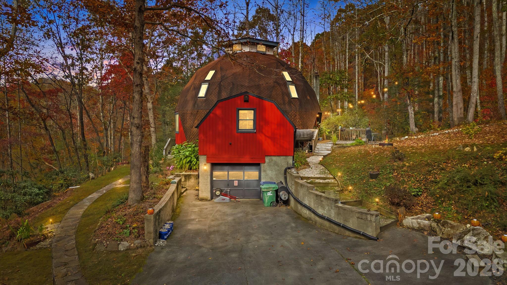 Single Family Residence at 425 Bob Barnwell Road, Asheville, photo 2 of 48