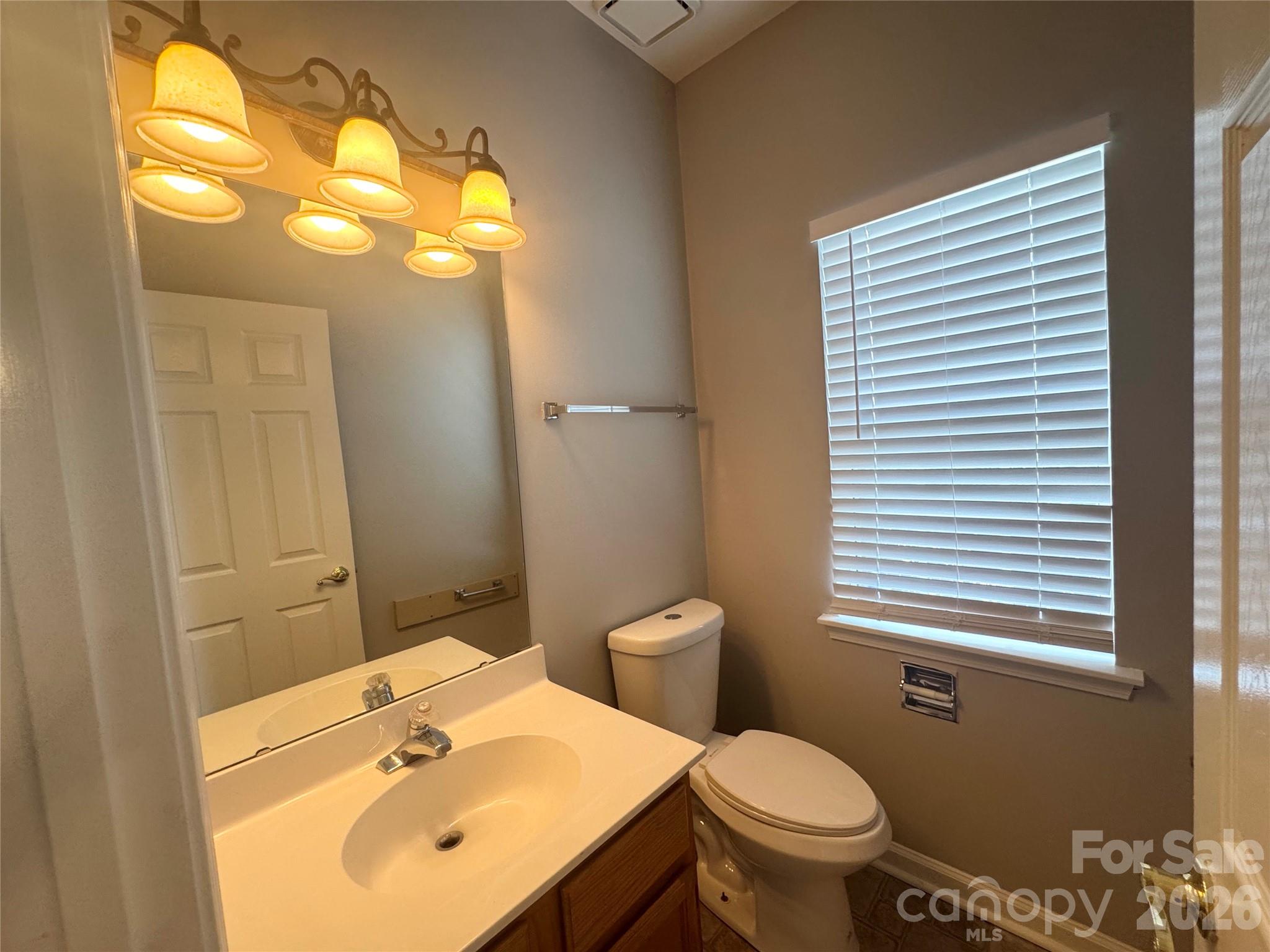 Single Family Residence at 8817 Elkins Park Drive, Matthews, photo 9 of 21