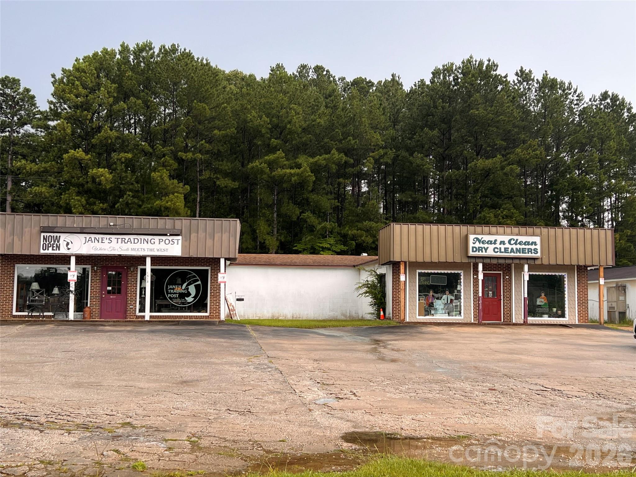 Retail at 1313, 1317 Hwy 9 ByPass W, Lancaster, photo 3 of 12