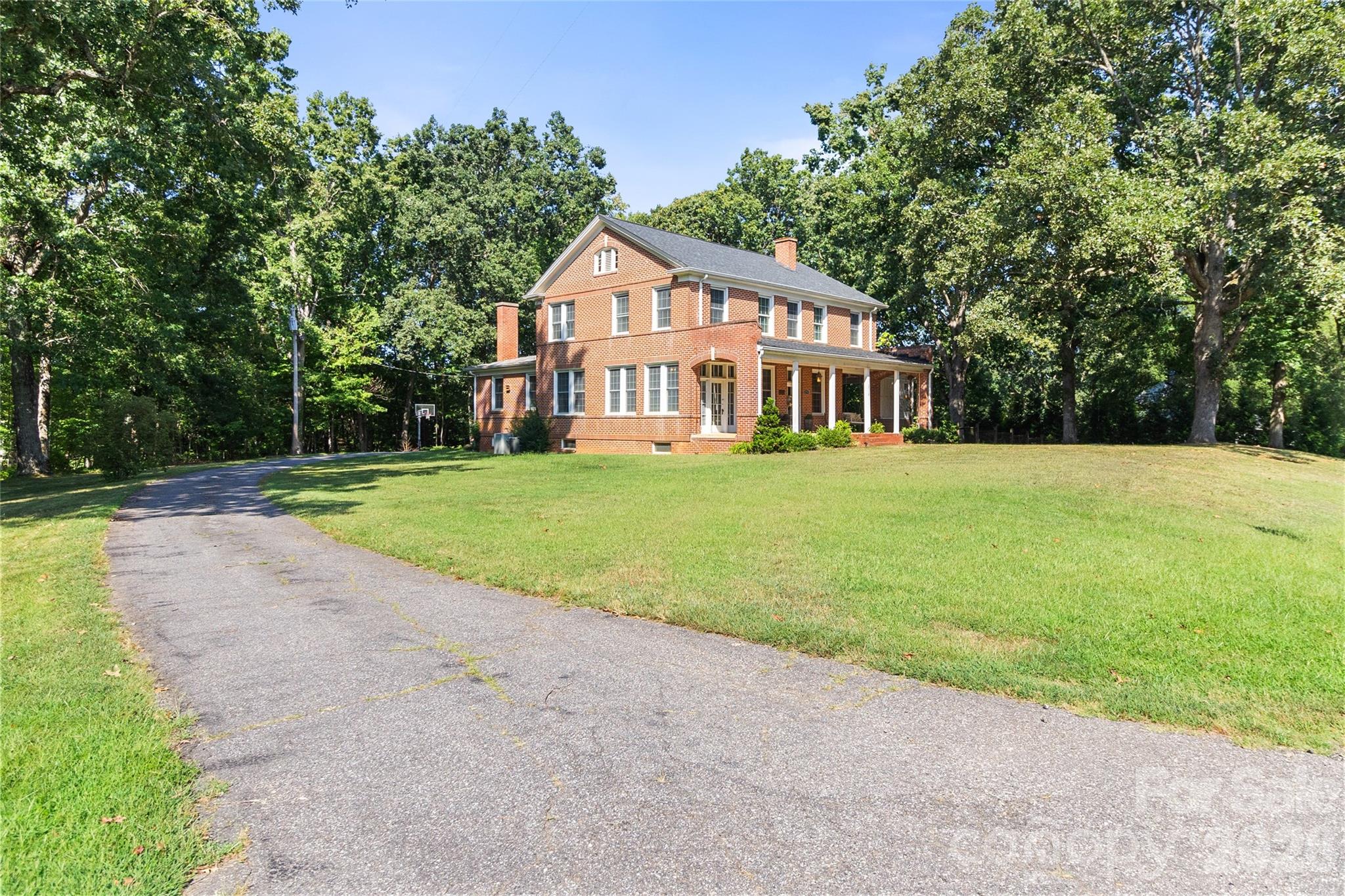 Single Family Residence at 2510 Shelton Avenue, Statesville, photo 2 of 48