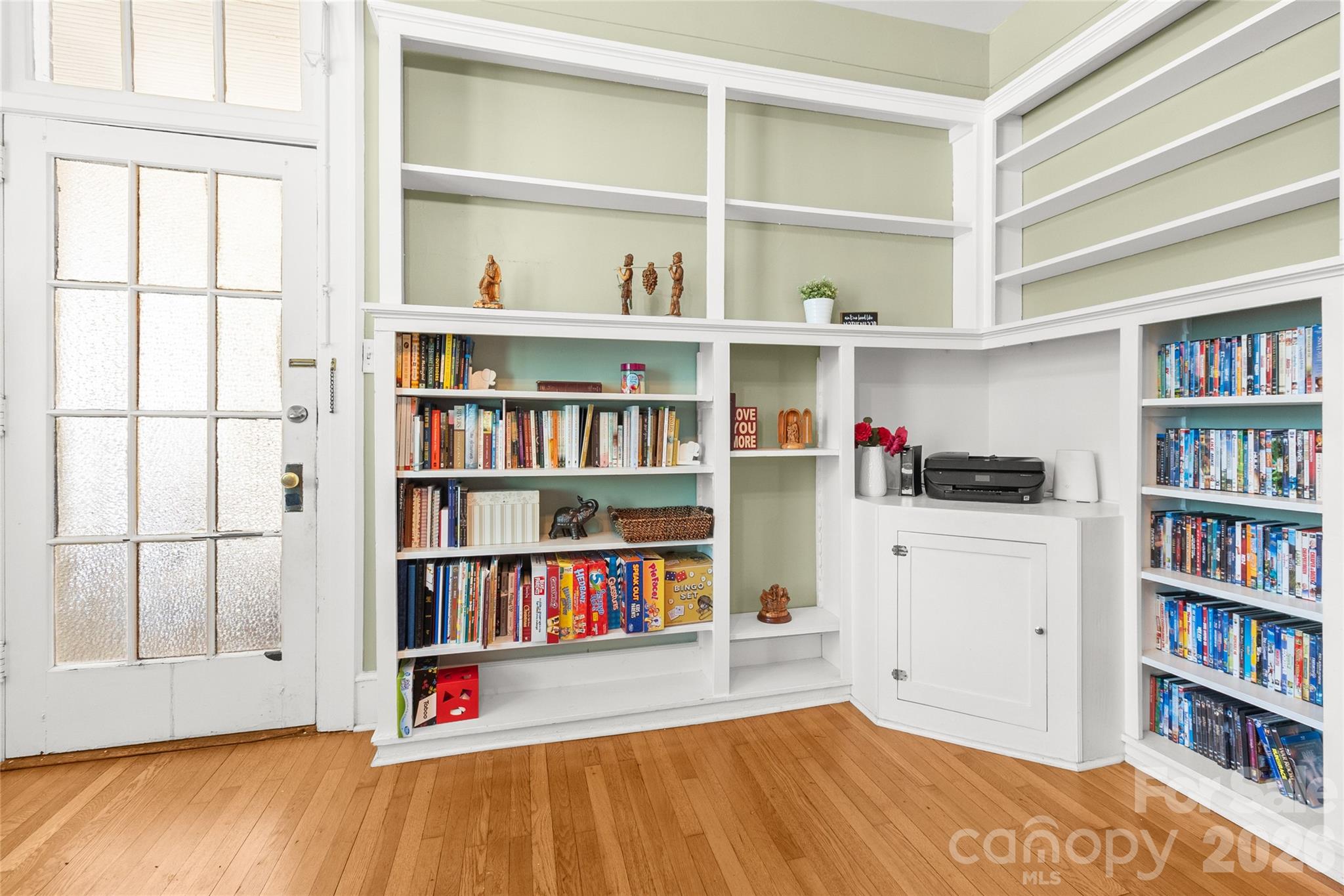 bedroom/library - 2510 Shelton Avenue, Statesville
