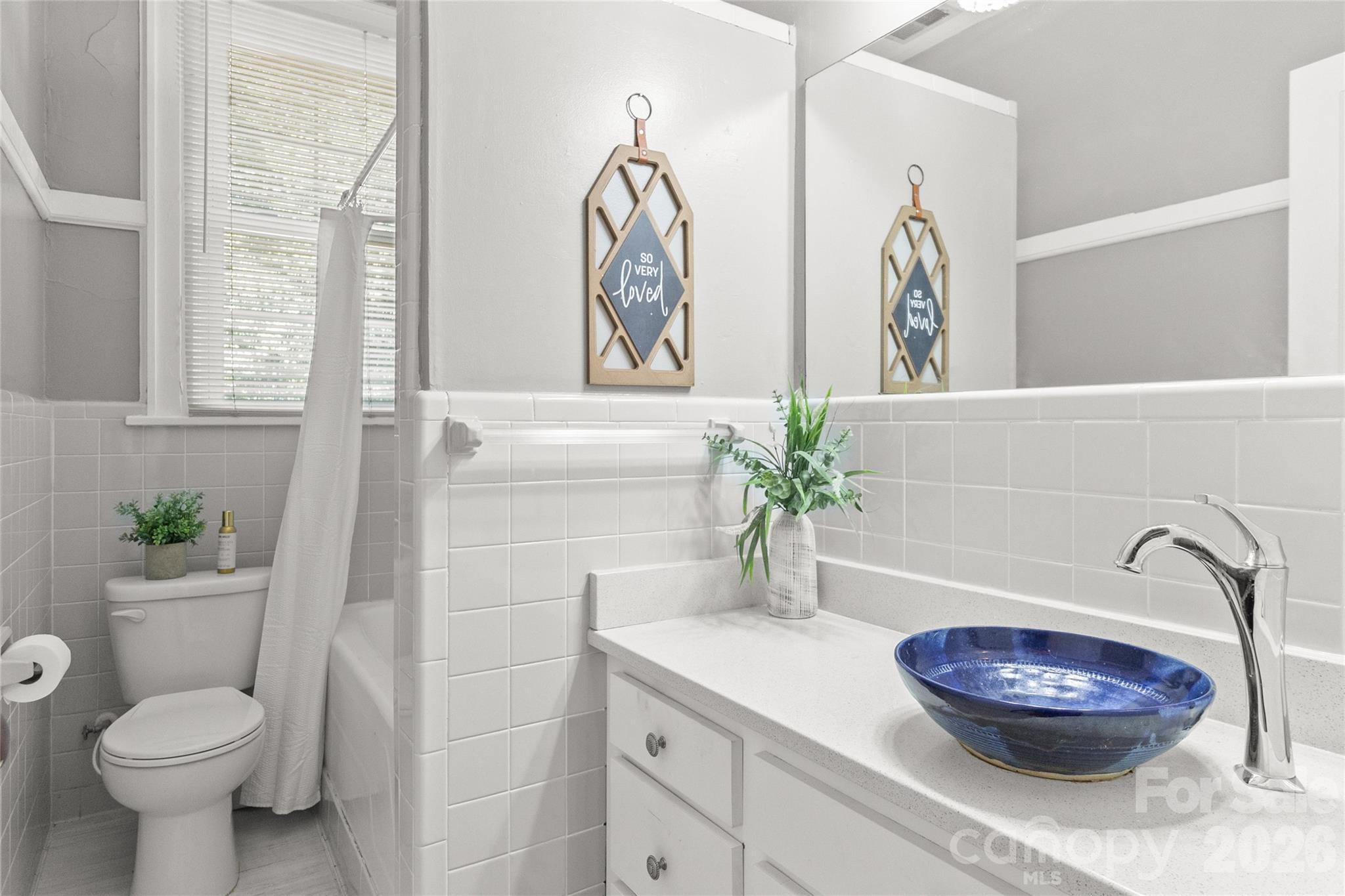 Full bathroom on upper level - 2510 Shelton Avenue, Statesville