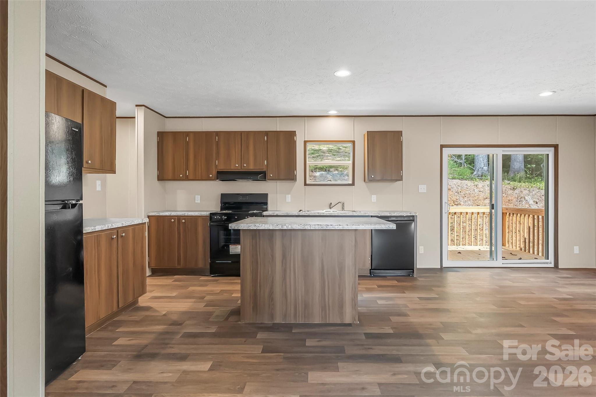 Single Family Residence at 162 Ada Way, Hendersonville, photo 10 of 24