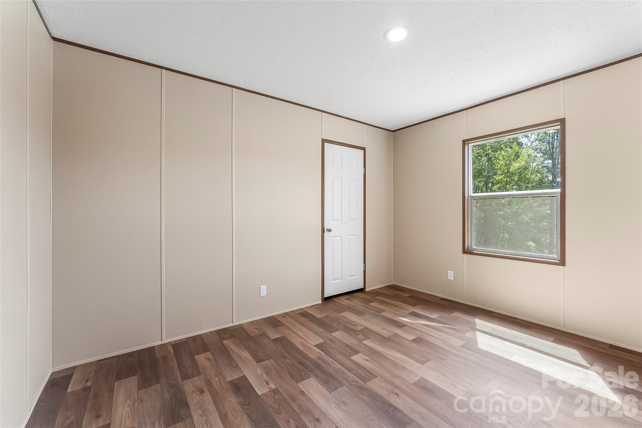 Single Family Residence at 162 Ada Way, Hendersonville, photo 11 of 24