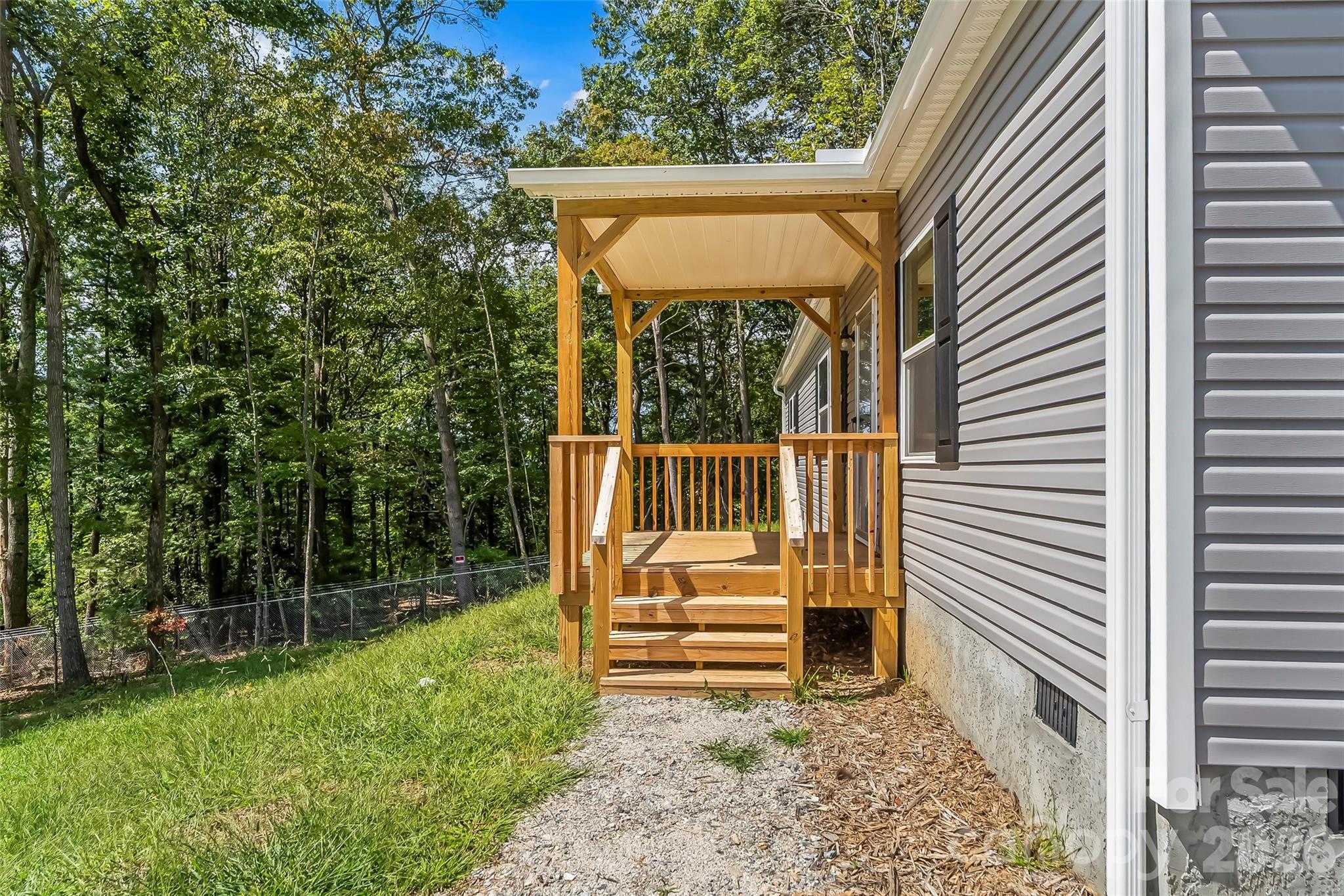 Single Family Residence at 179 Ada Way, Hendersonville, photo 2 of 23