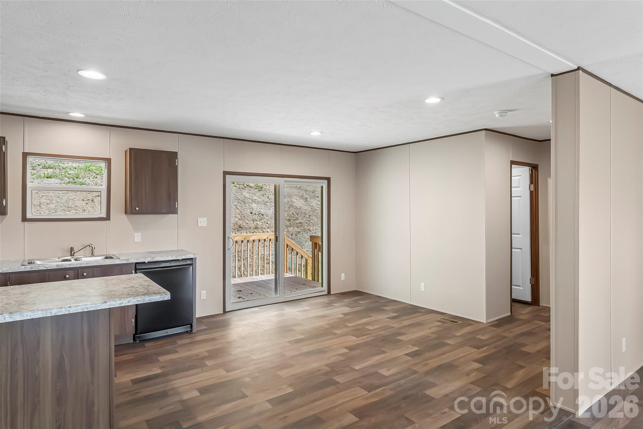 Single Family Residence at 179 Ada Way, Hendersonville, photo 11 of 23