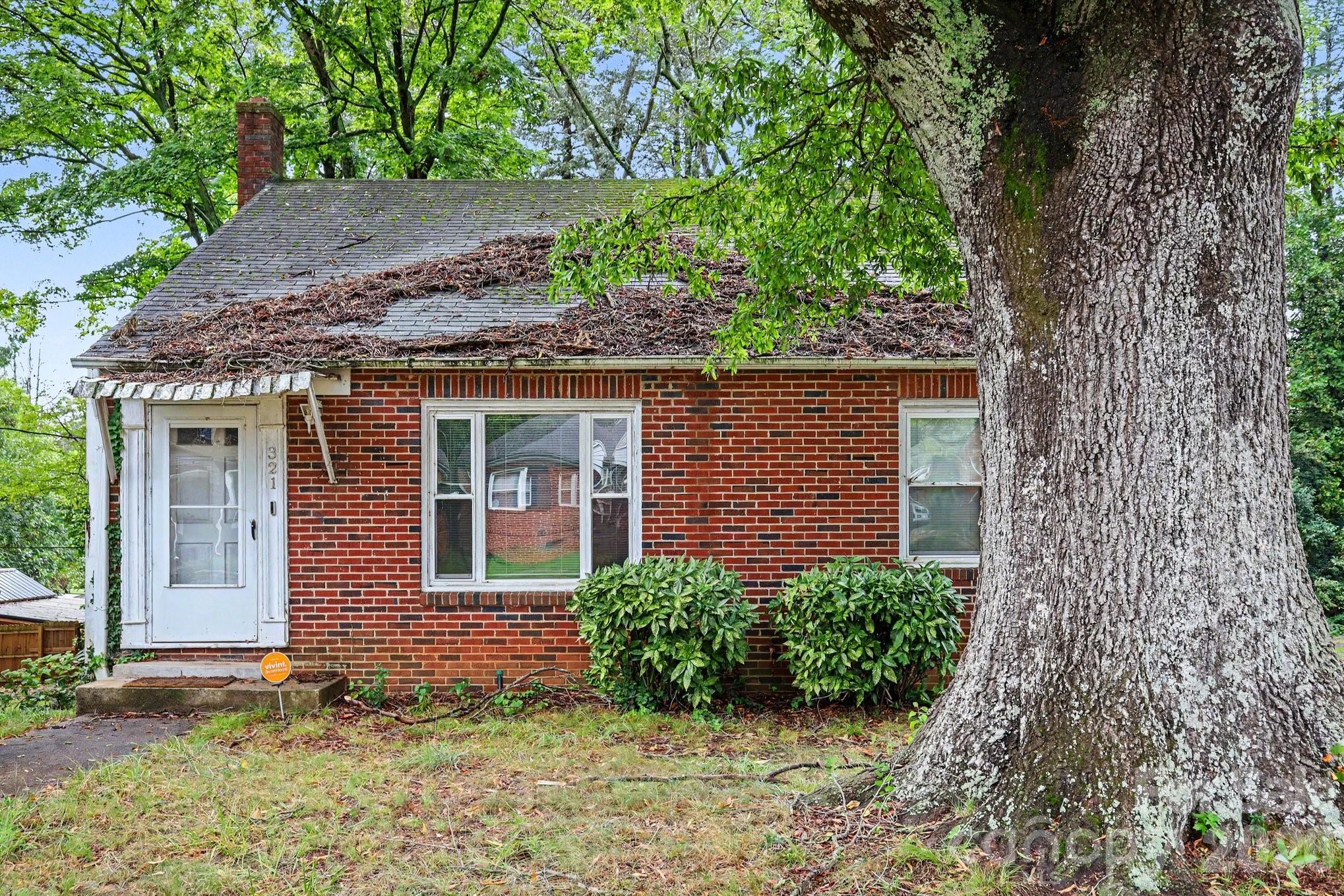 Single Family Residence at 321 N Bost Street, Statesville, photo 16 of 19