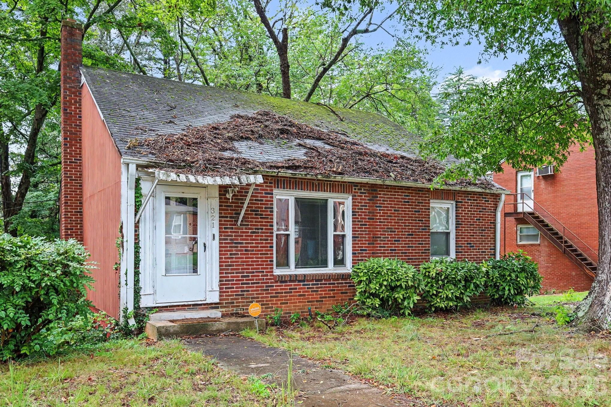 Single Family Residence at 321 N Bost Street, Statesville, photo 14 of 19