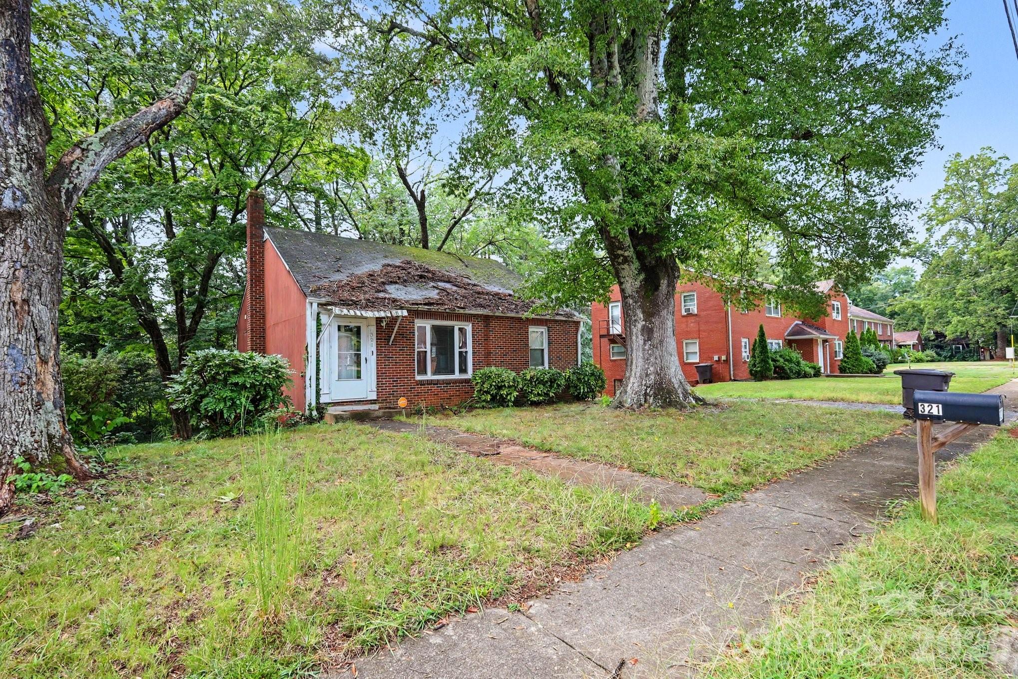 Single Family Residence at 321 N Bost Street, Statesville, photo 12 of 19