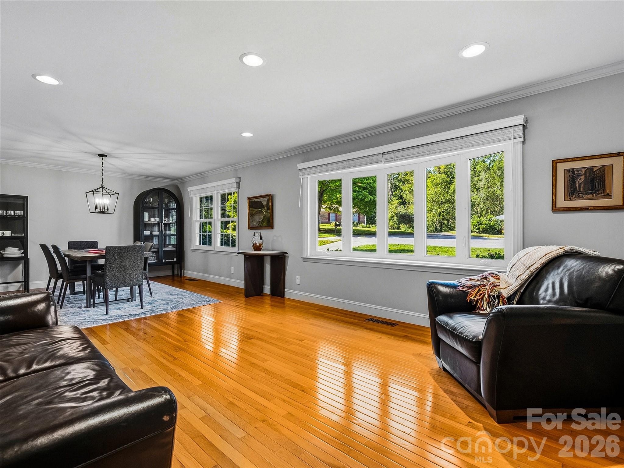 Single Family Residence at 531 Bluebird Ridge, Asheville, photo 7 of 37