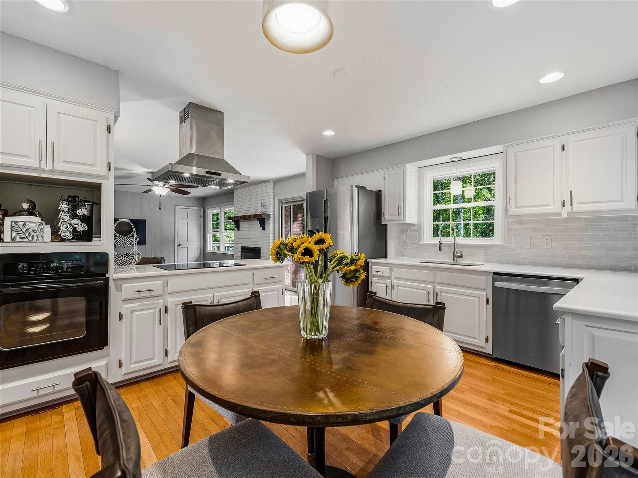 Single Family Residence at 531 Bluebird Ridge, Asheville, photo 14 of 37