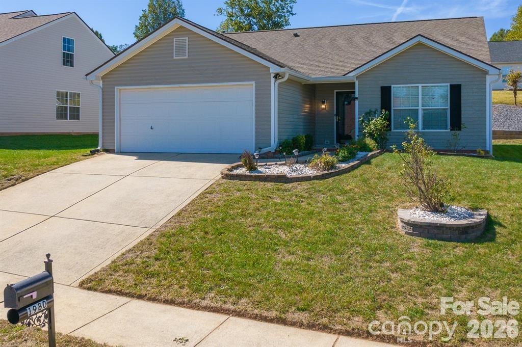 Single Family Residence at 1980 8th Street Lane SE, Hickory, photo 2 of 7