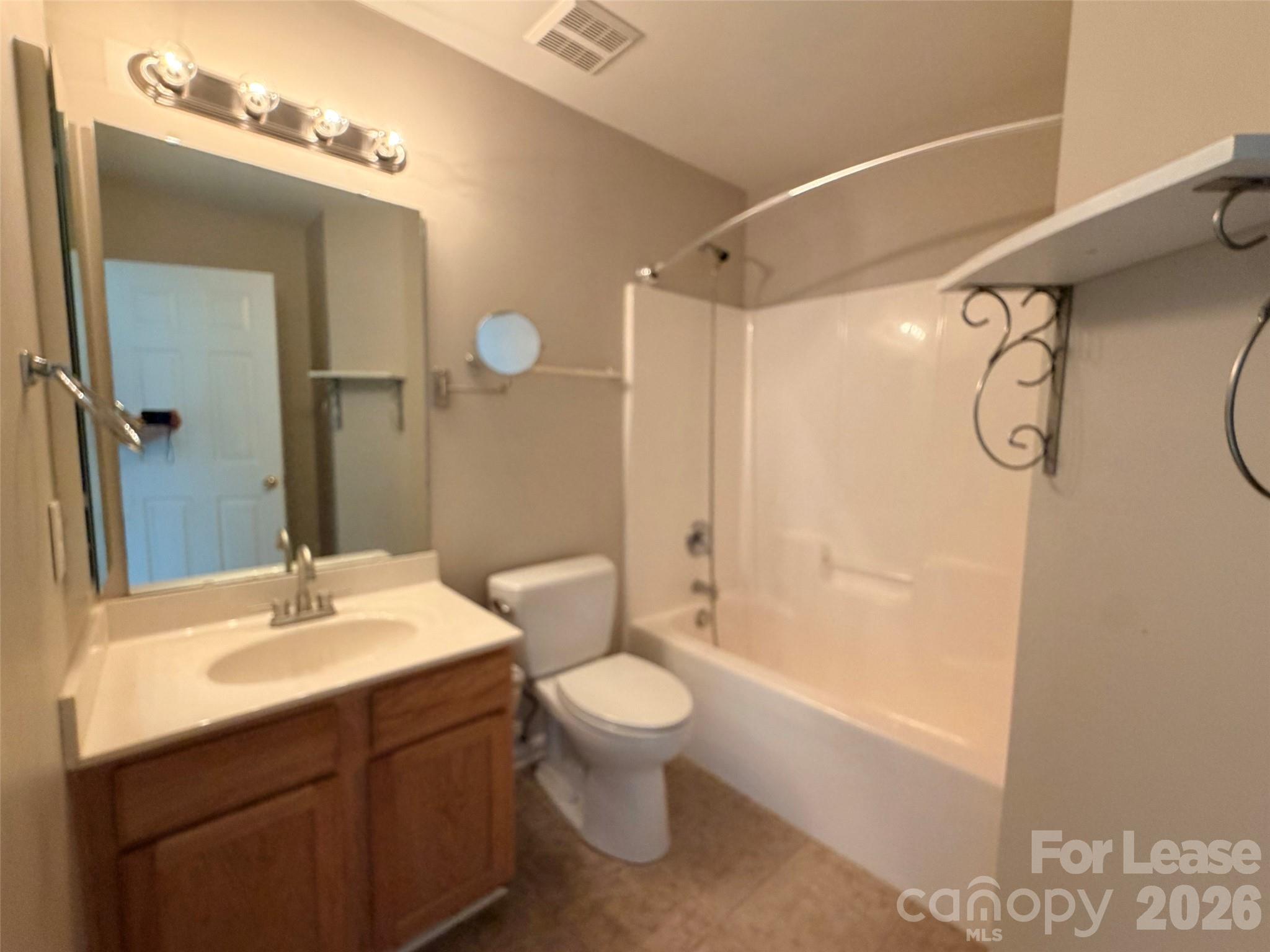 Guest bathroom upstairs - 7800 Antique Circle, Waxhaw