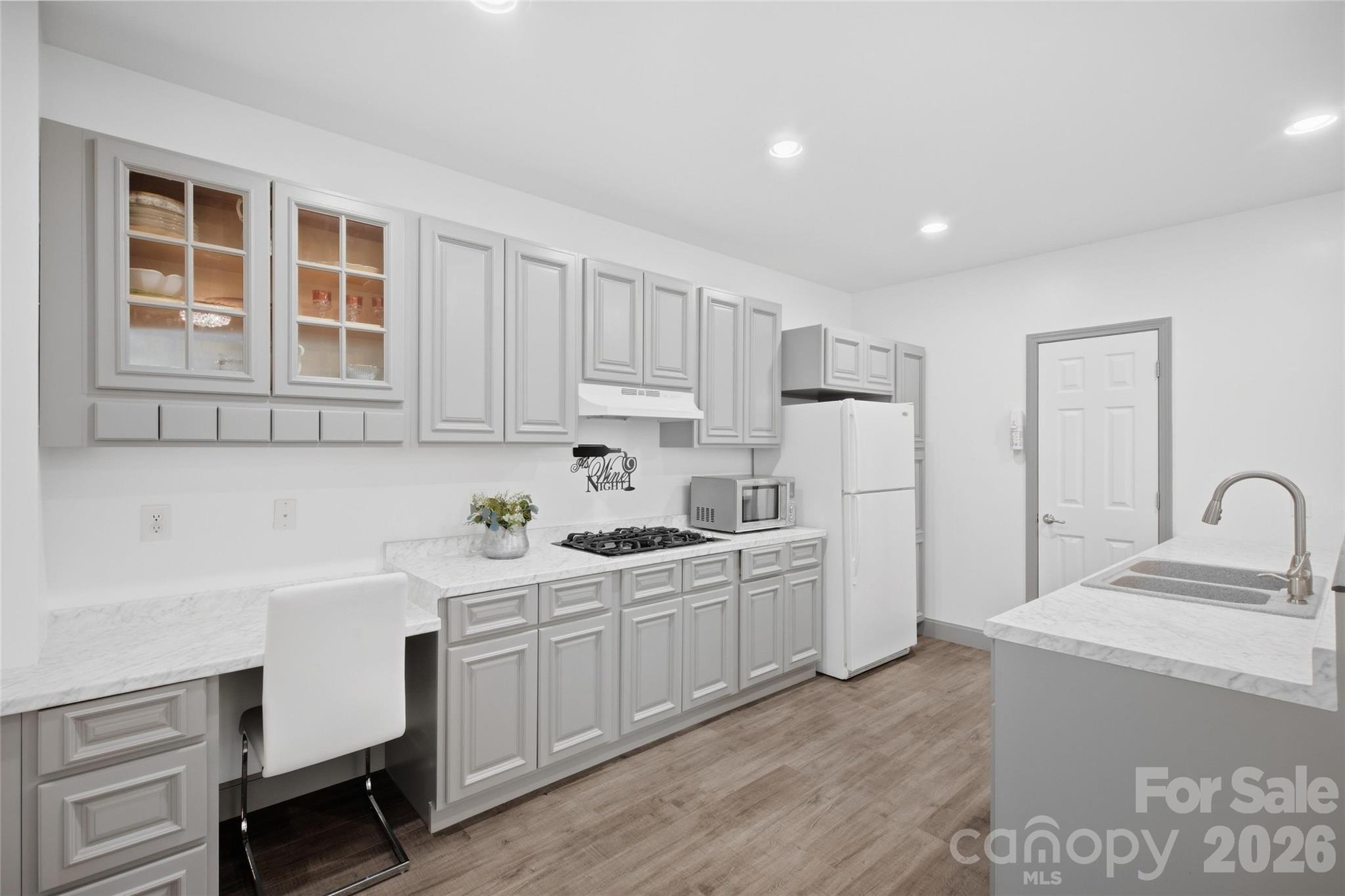 with full kitchen - 5134 Cressingham Drive, Indian Land
