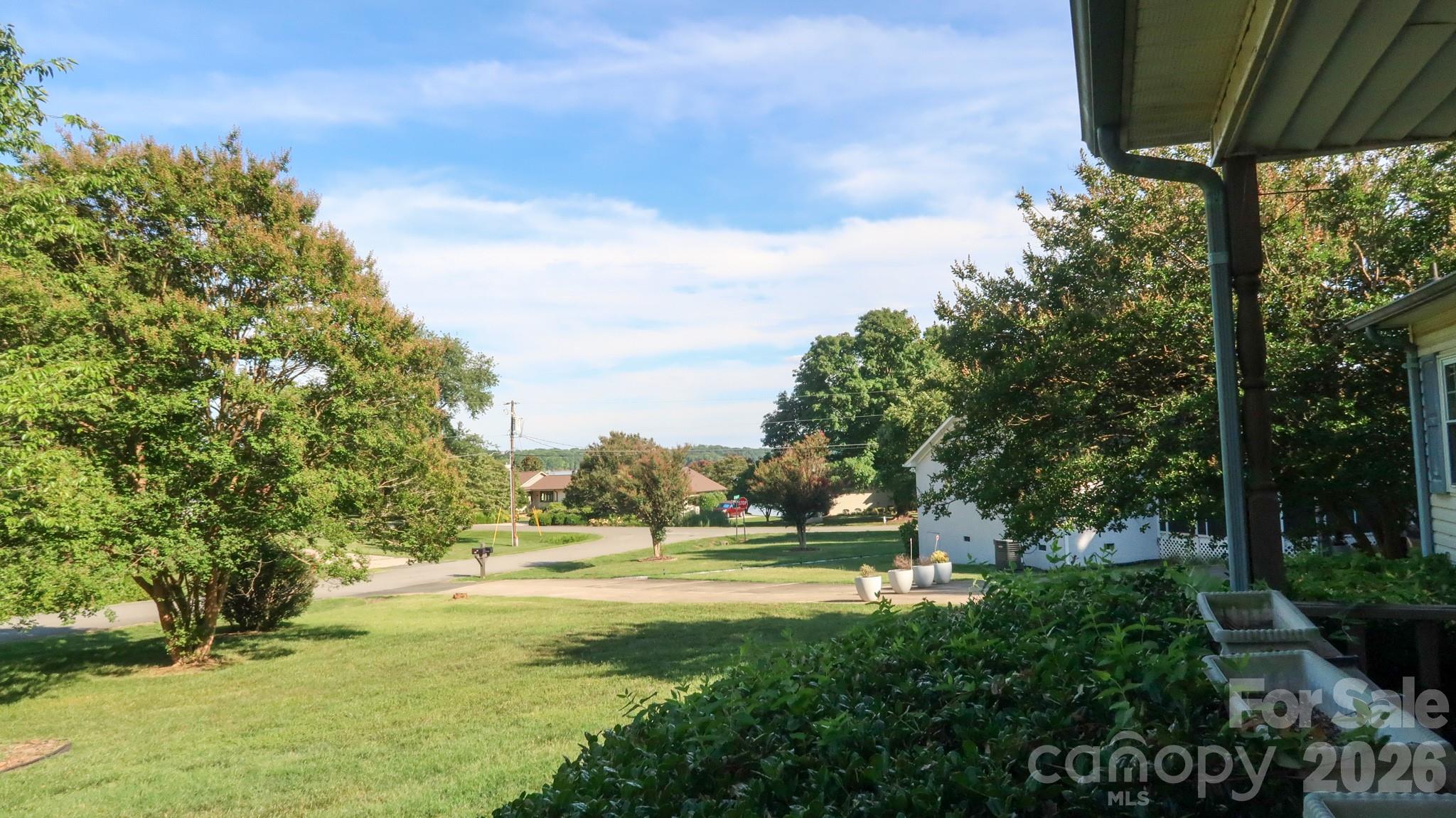 Single Family Residence at 114 Tamer Road, Mooresville, photo 3 of 23