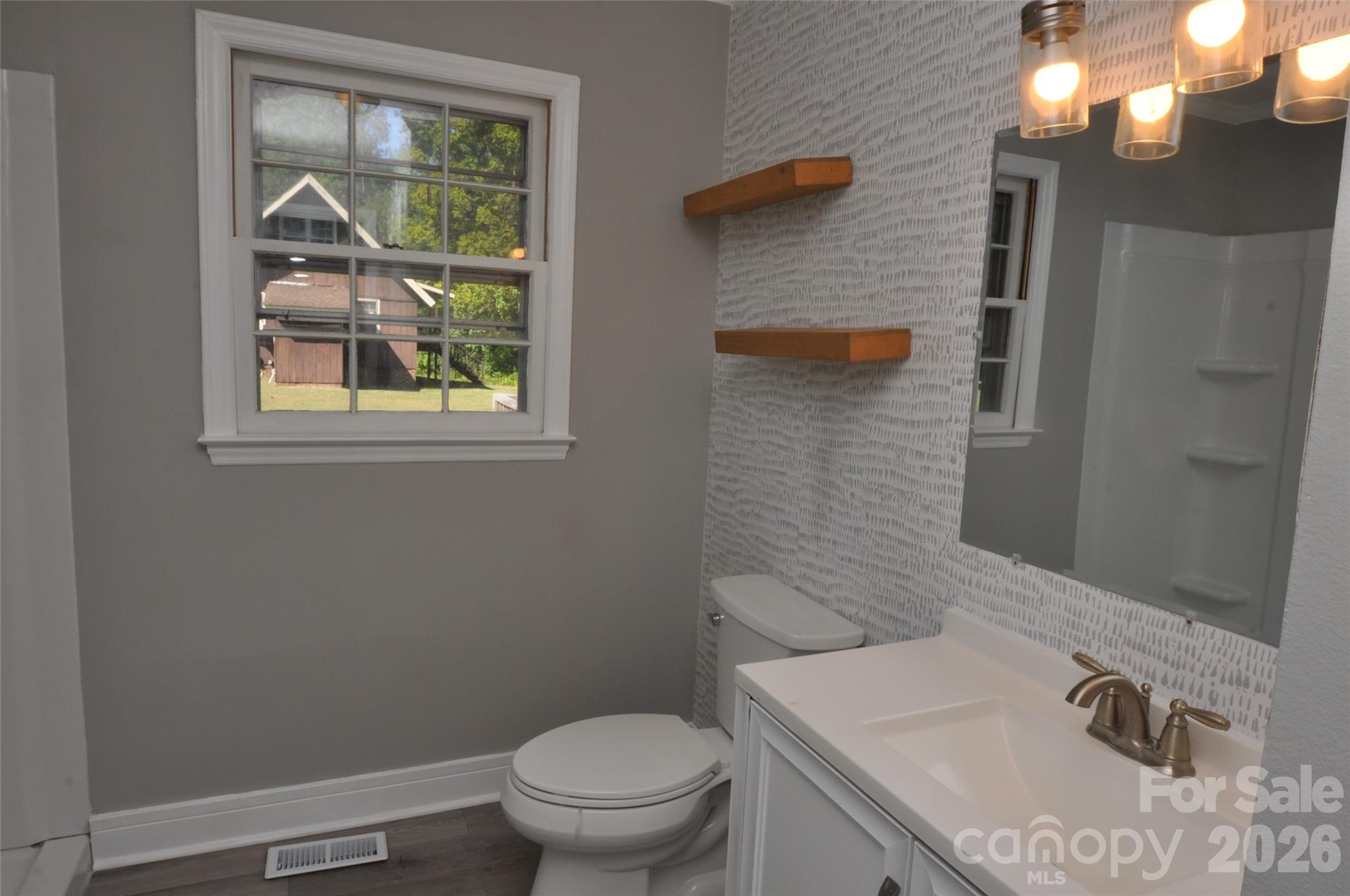 Single Family Residence at 554 Gardendale Circle, Chester, photo 12 of 20