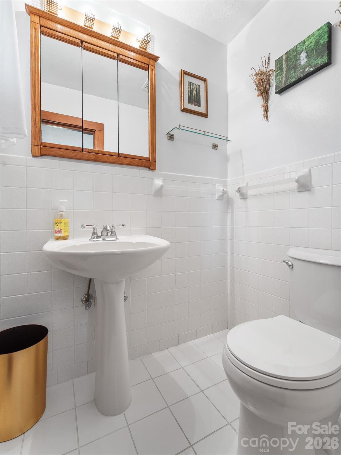 Half bath - 240 Seneca Boulevard, Hendersonville