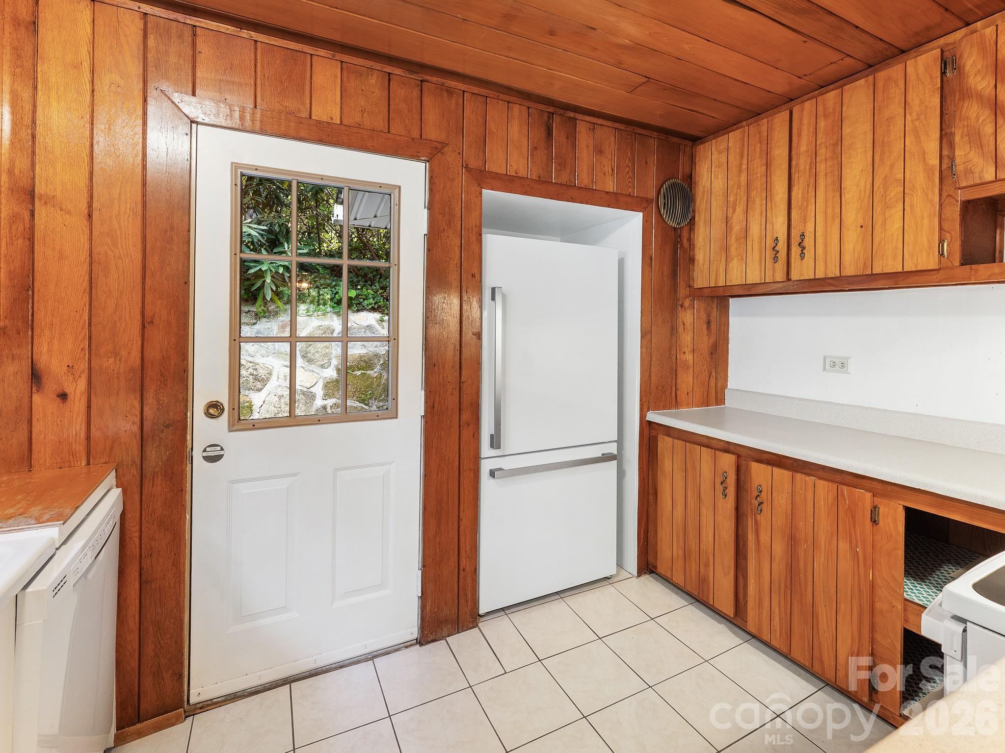 Single Family Residence at 240 Seneca Boulevard, Hendersonville, photo 28 of 33
